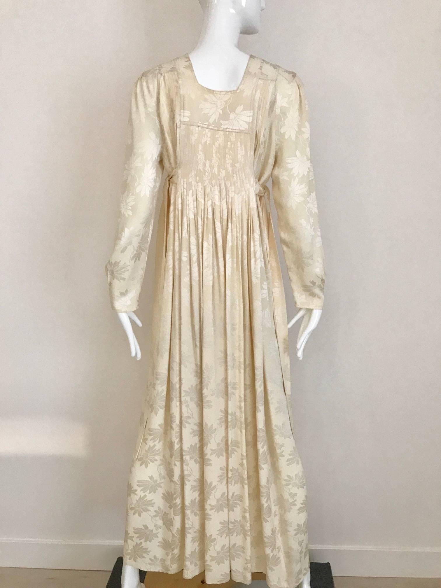 1970s Ossie Clark Ivory Silk Jacquard Maxi Dress In Good Condition For Sale In Beverly Hills, CA