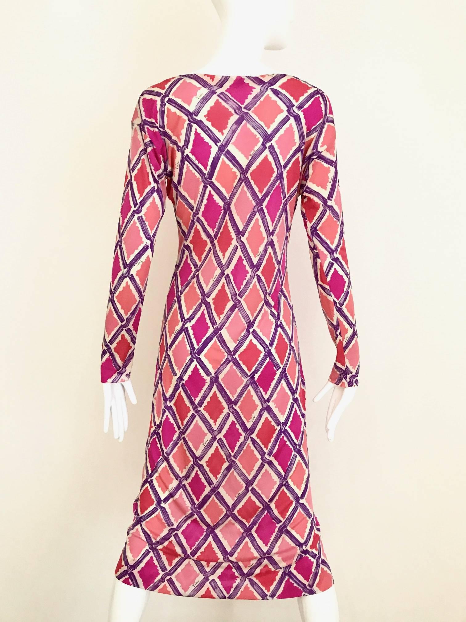 1960er Emilio Pucci Rosa und lila Jersey-Kleid mit geometrischem Druck im Vintage-Look (Pink) im Angebot