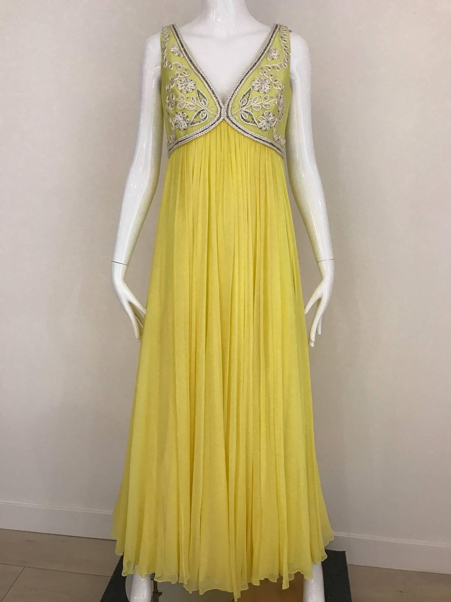 De las mujeres Conjunto Vintage Años 60 Bata de gasa de seda amarilla con chaqueta en venta