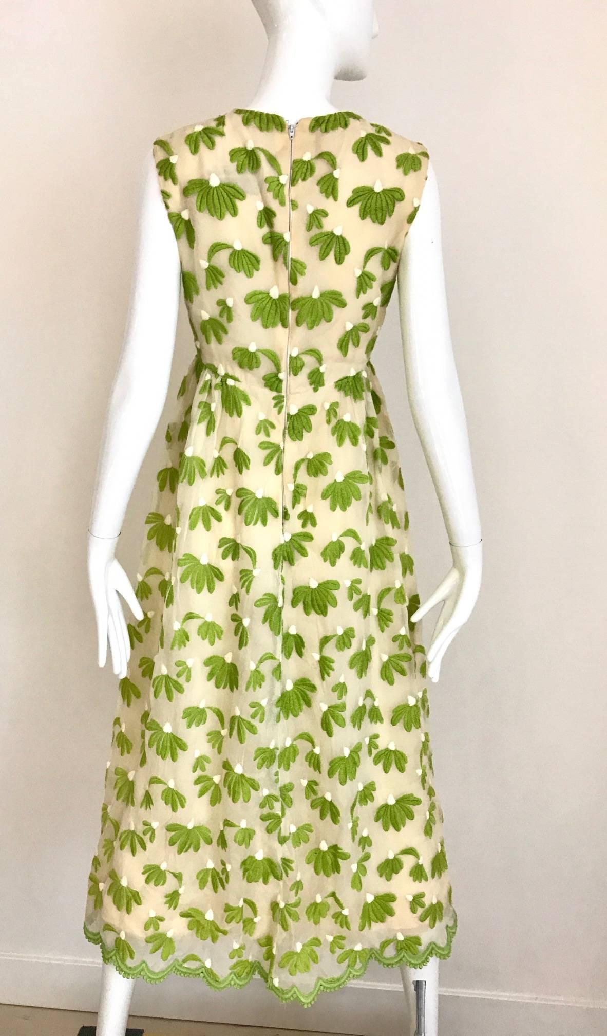 1960s Bob Bugnand Creme and  Green Cotton Embrodered Sleeveless Sheath Dress In Excellent Condition In Beverly Hills, CA