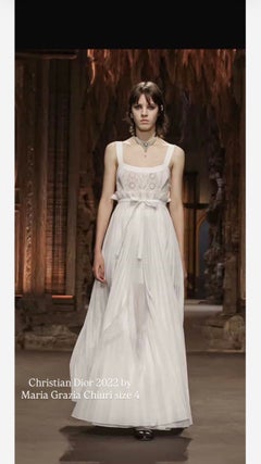Christian Dior Primavera 2023: abito lungo plissettato in cotone bianco da passerella, taglia US 4
