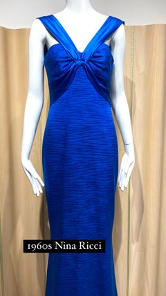 Vestido de noche de seda azul cobalto de Nina Ricci Haute Boutique, de los años 60, talla 6 de EE. UU.