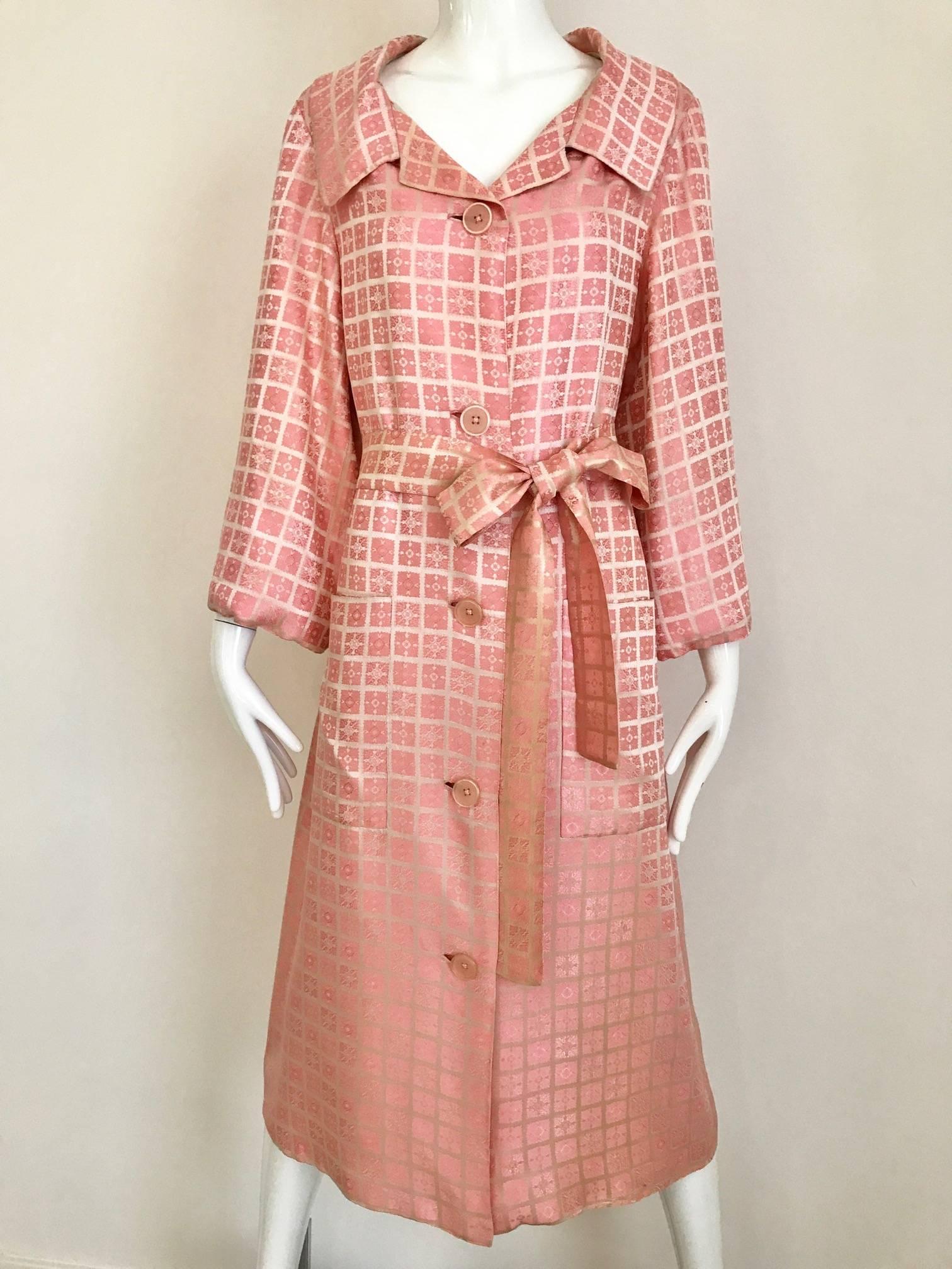 1970s CHRISTIAN DIOR Pink Mosaic Checkered Print Silk jacquared Coat In Excellent Condition In Beverly Hills, CA