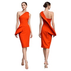 Vestido escultural de un solo hombro en color naranja de la colección de pasarela de Jil Sander, otoño de 2009