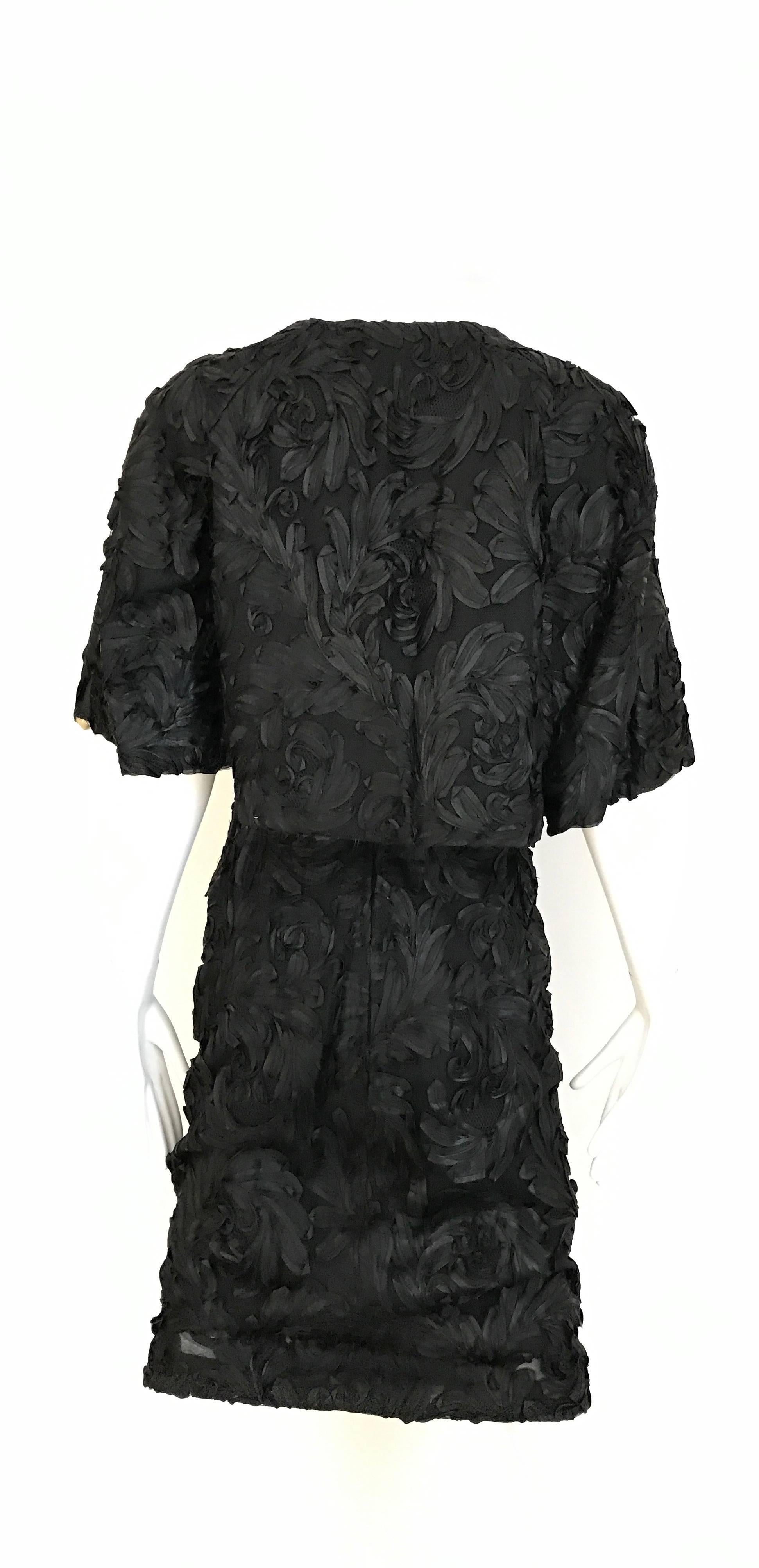 1960er Schwarz 1960er Jahre  Soutache Trägerlos  Kleid mit gekürzter Jacke mit Nerz gefütterter Jacke im Angebot 1