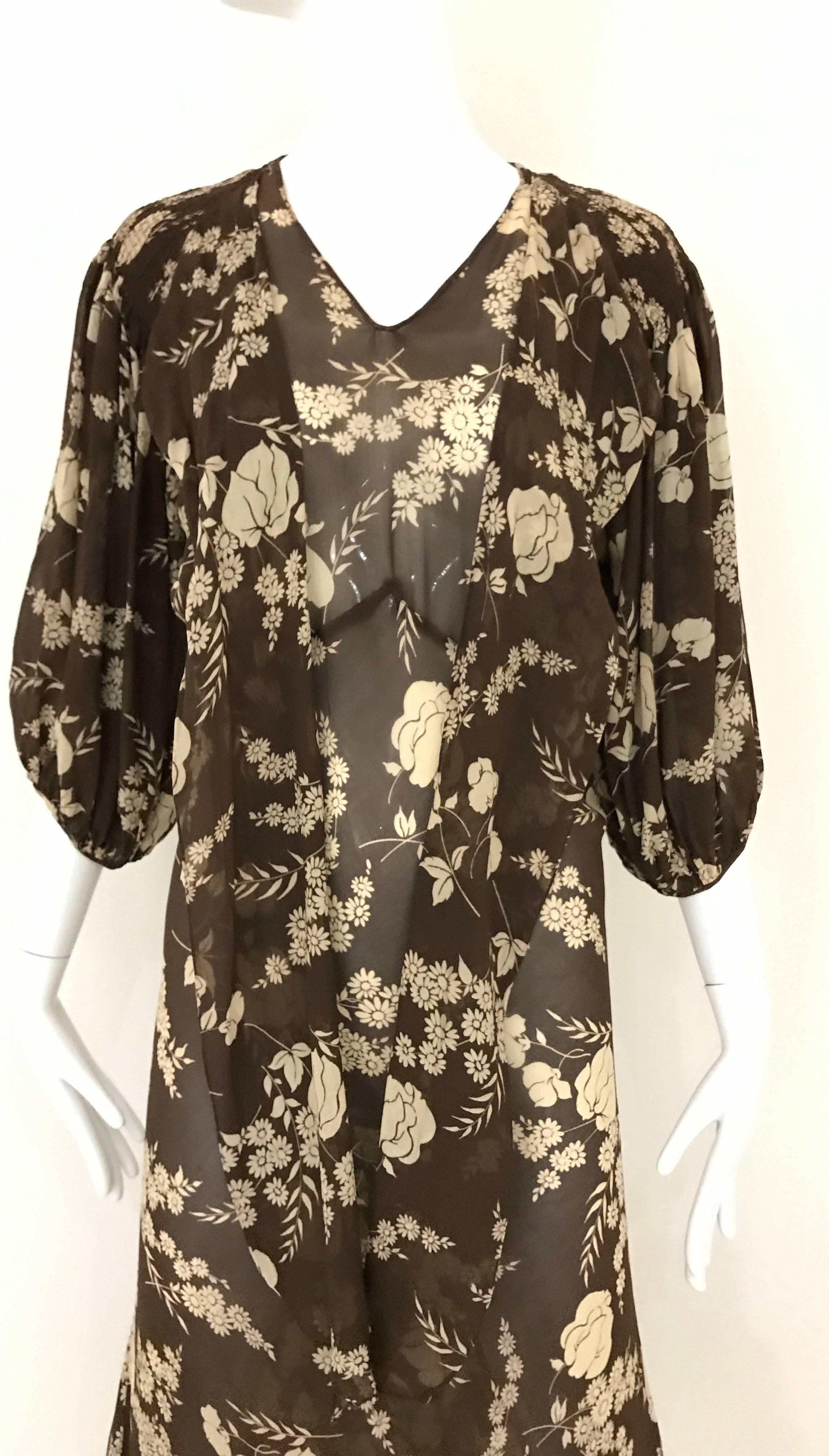 1930s Brown and Creme Floral Print Silk Dress In Excellent Condition In Beverly Hills, CA