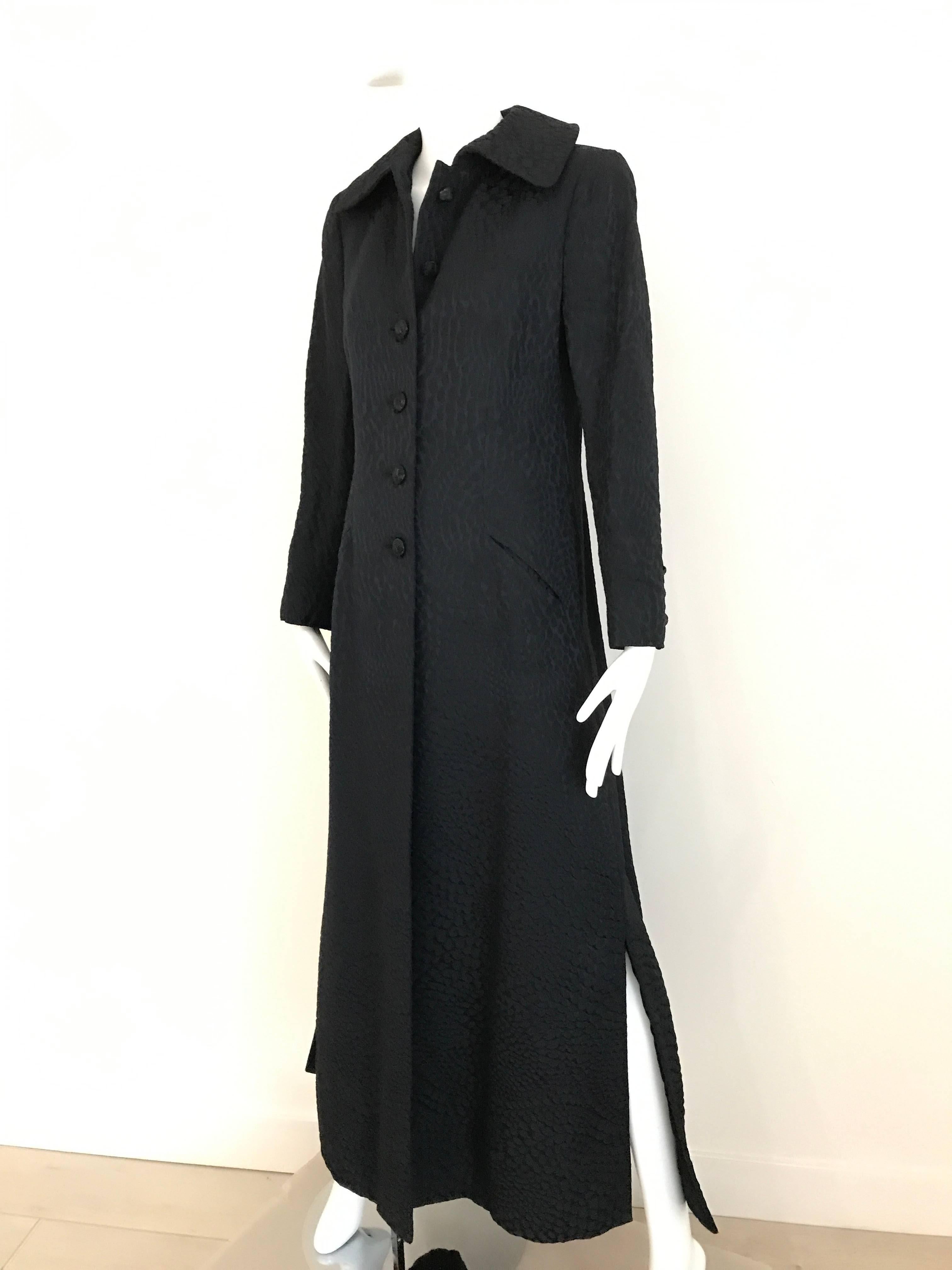 Langer Mantel aus schwarzem Baumwolljacquard aus den 1960er Jahren, 60er Jahre (Schwarz) im Angebot