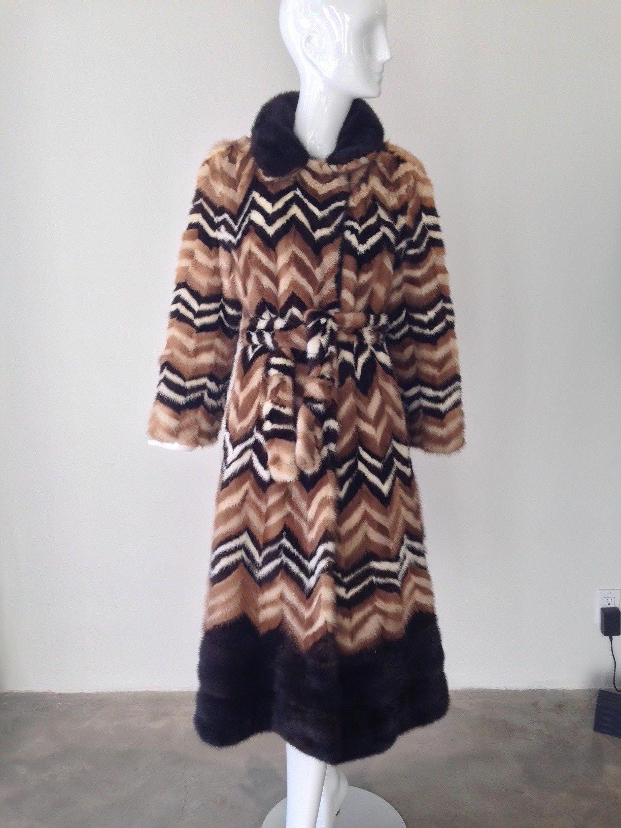 Vintage Brown and creme chevron Mink coat, 1970s   In Good Condition In Beverly Hills, CA