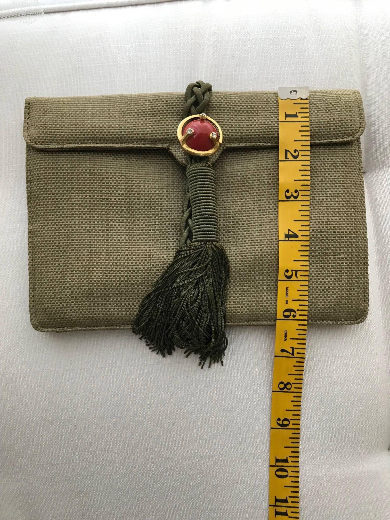 Ugo Correani Olive Green Linen Clutch  In Excellent Condition In Beverly Hills, CA