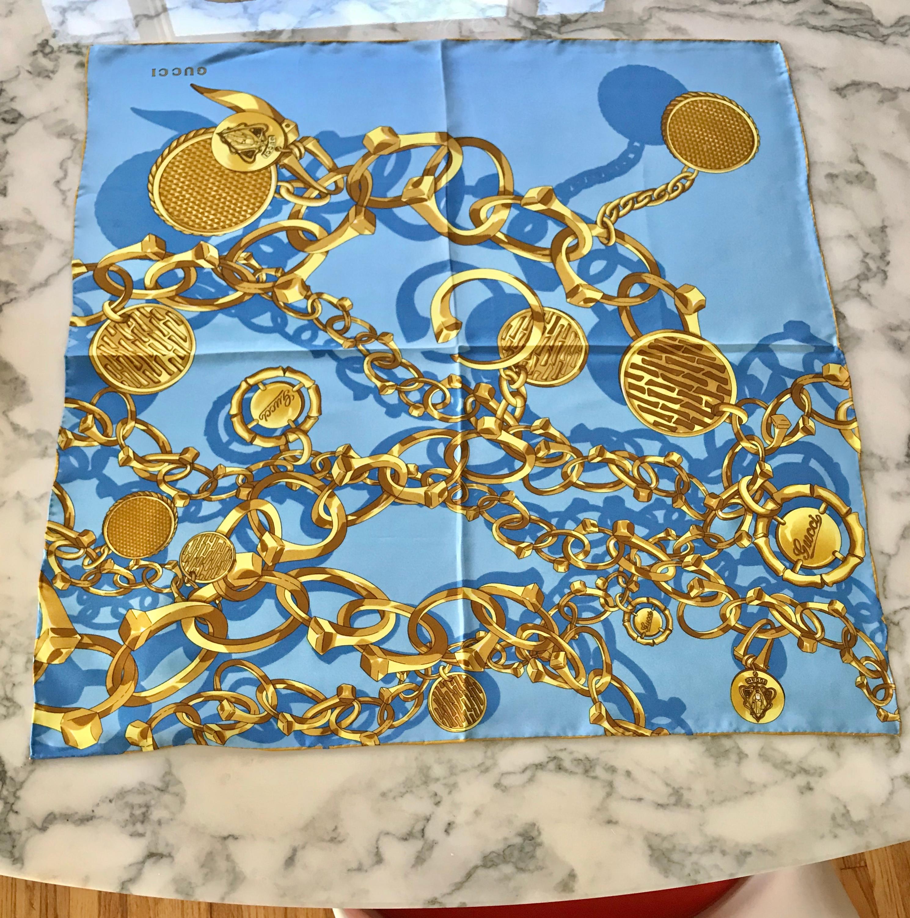 GUCCI Blue and Gold Chainlink Print Silk Scarf  In New Condition For Sale In Beverly Hills, CA