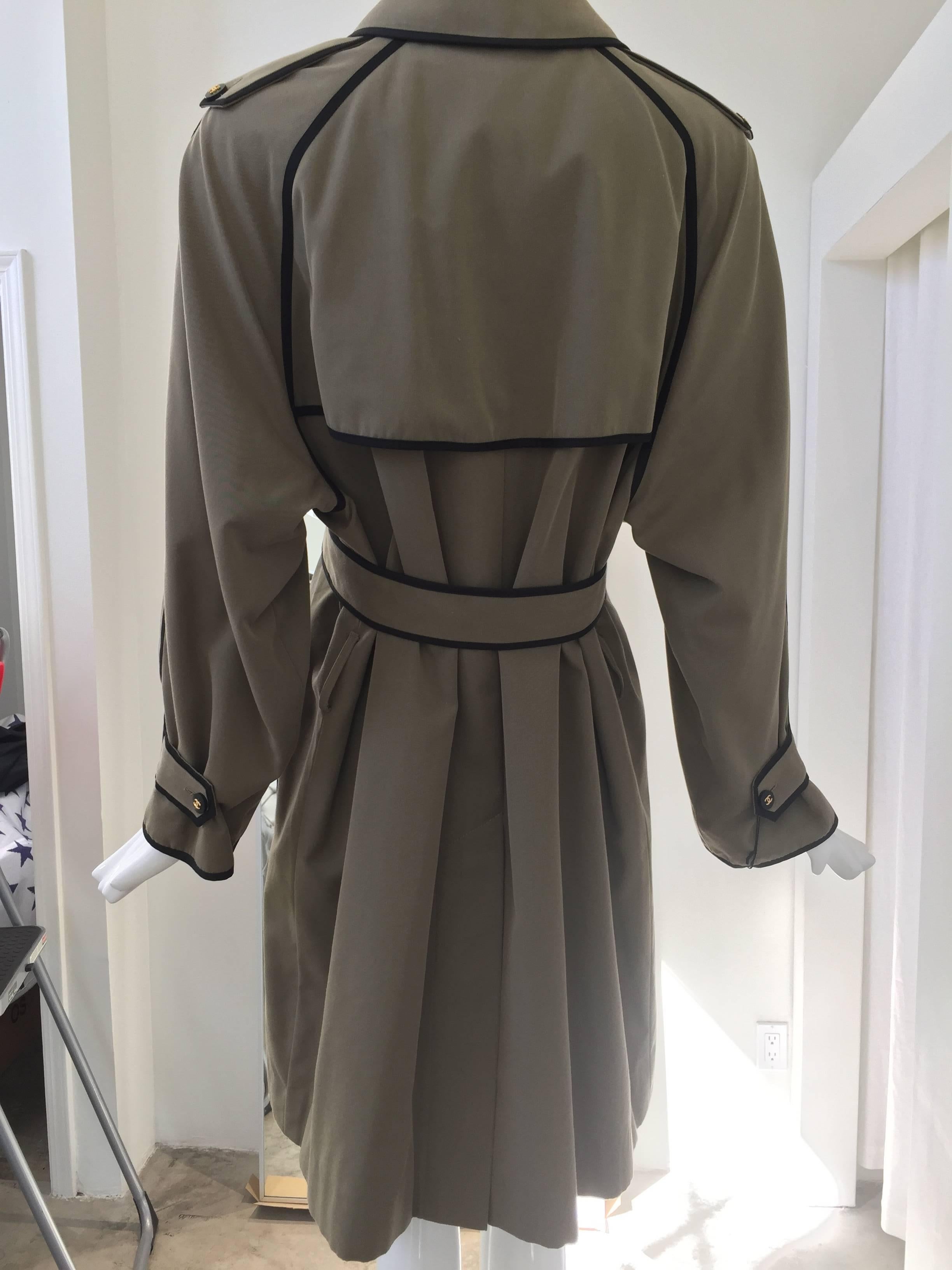 Women's 1980s CHANEL olive green cotton trench coat