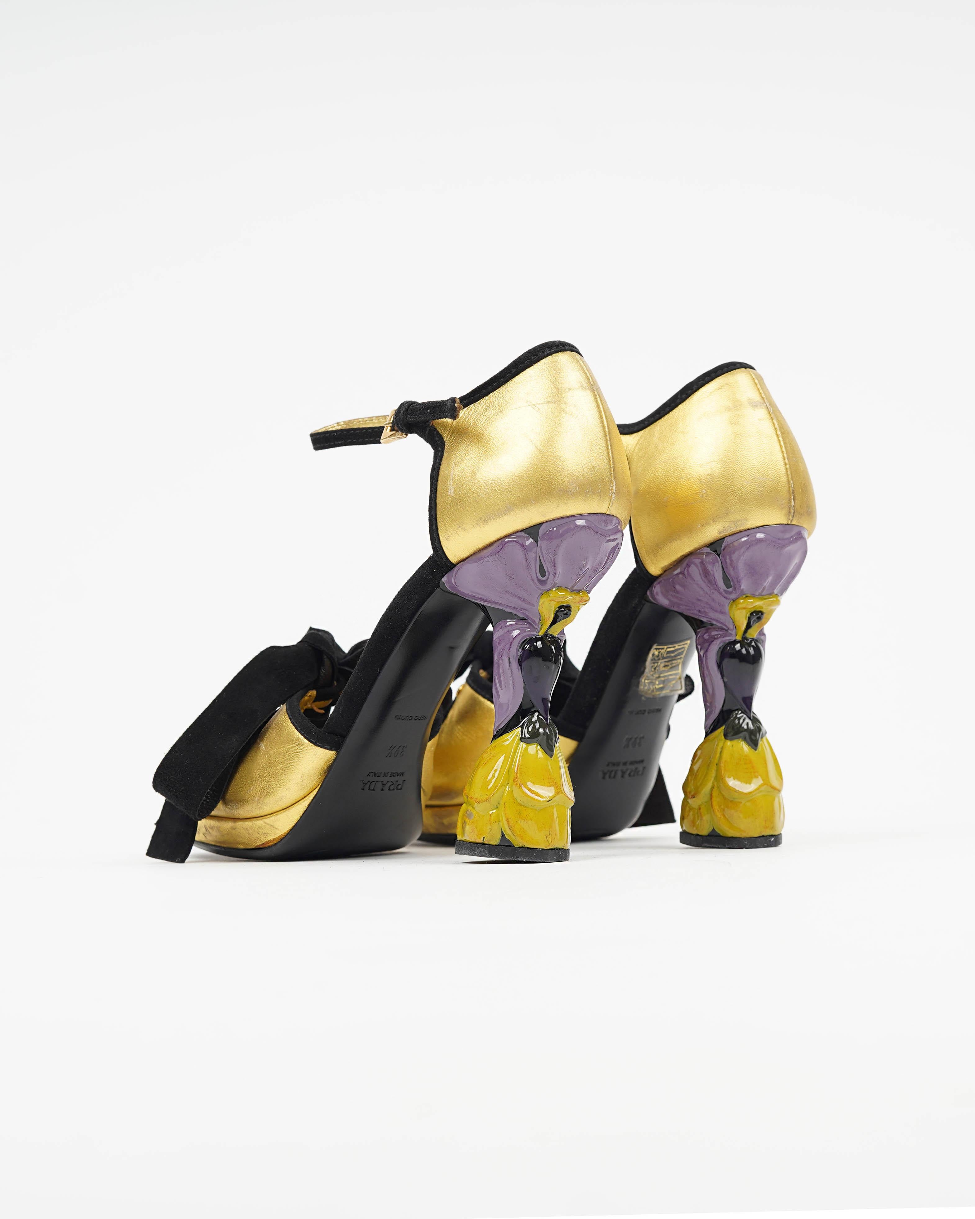 Noir Prada, Collection S/S 2008 Fairy, sandales à talons en forme de fleurs sculpturales en vente