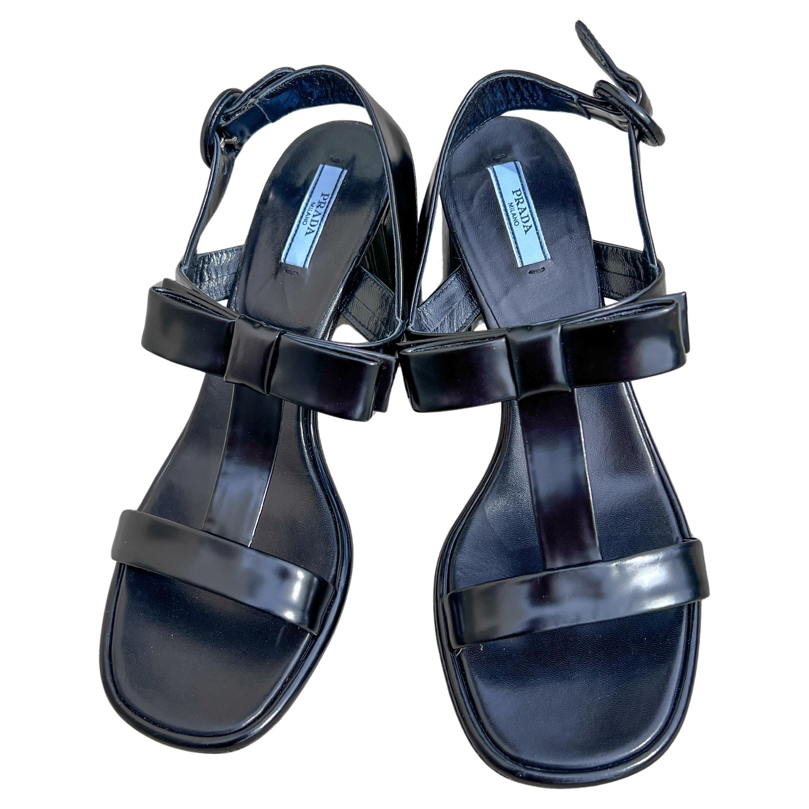 Sandali con plateau in vernice nera Prada P/E 2013 - Taglia 39 in vendita 4