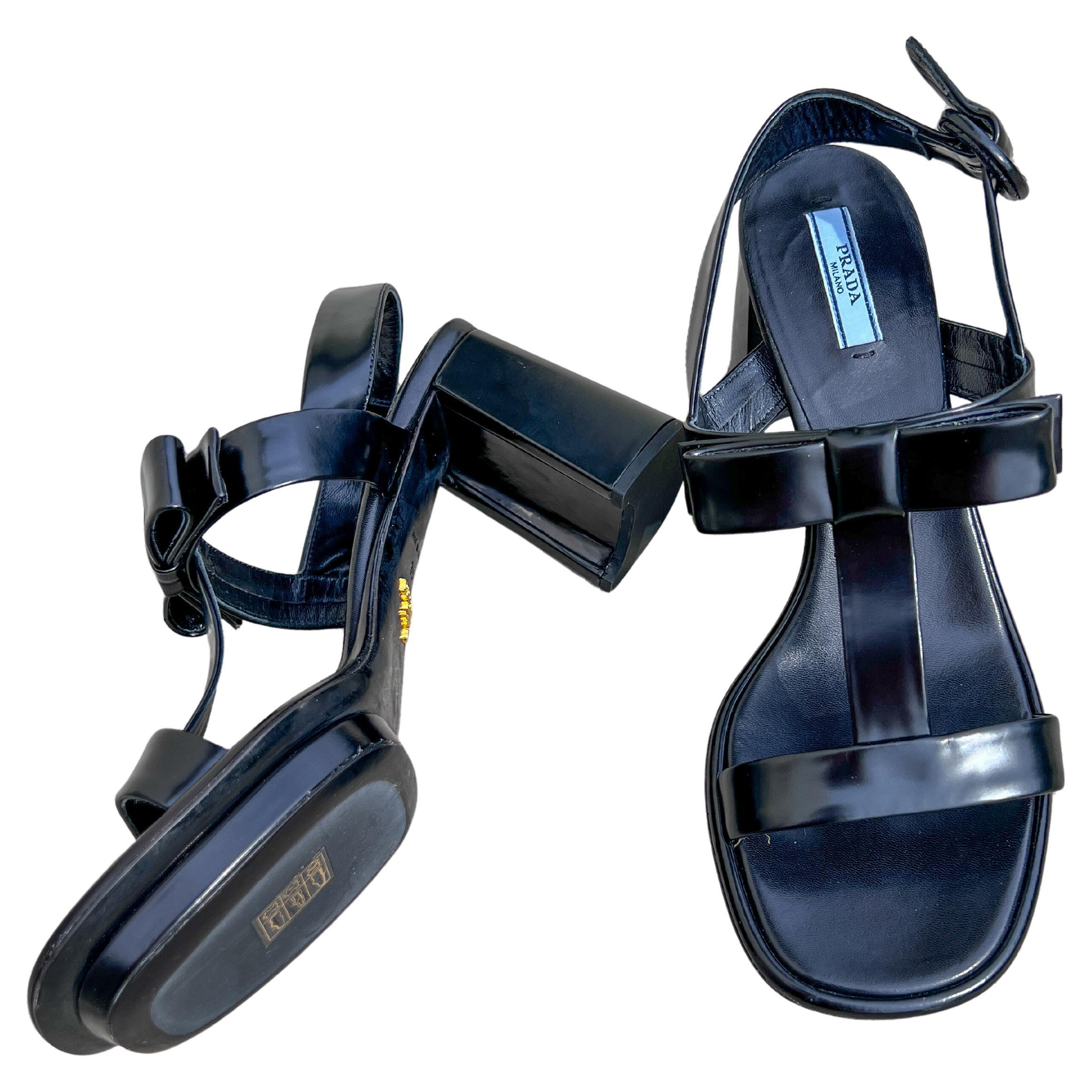 Sandali con plateau in vernice nera Prada P/E 2013 - Taglia 39 in vendita 2