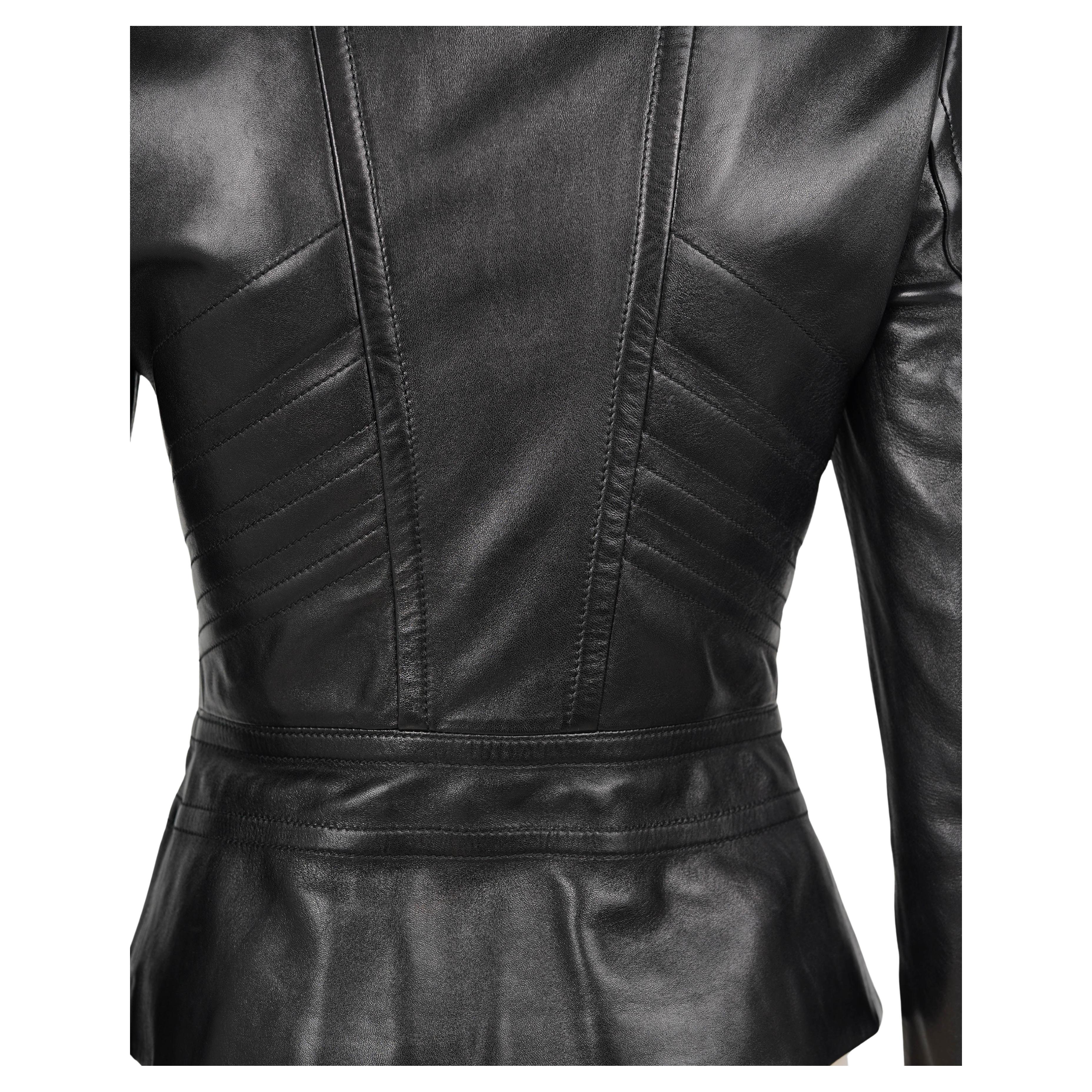 Gucci by Tom Ford A/I 1998-2001 Giacca in pelle nera scolpita - Taglia XS In condizioni buone in vendita a Berlin, DE