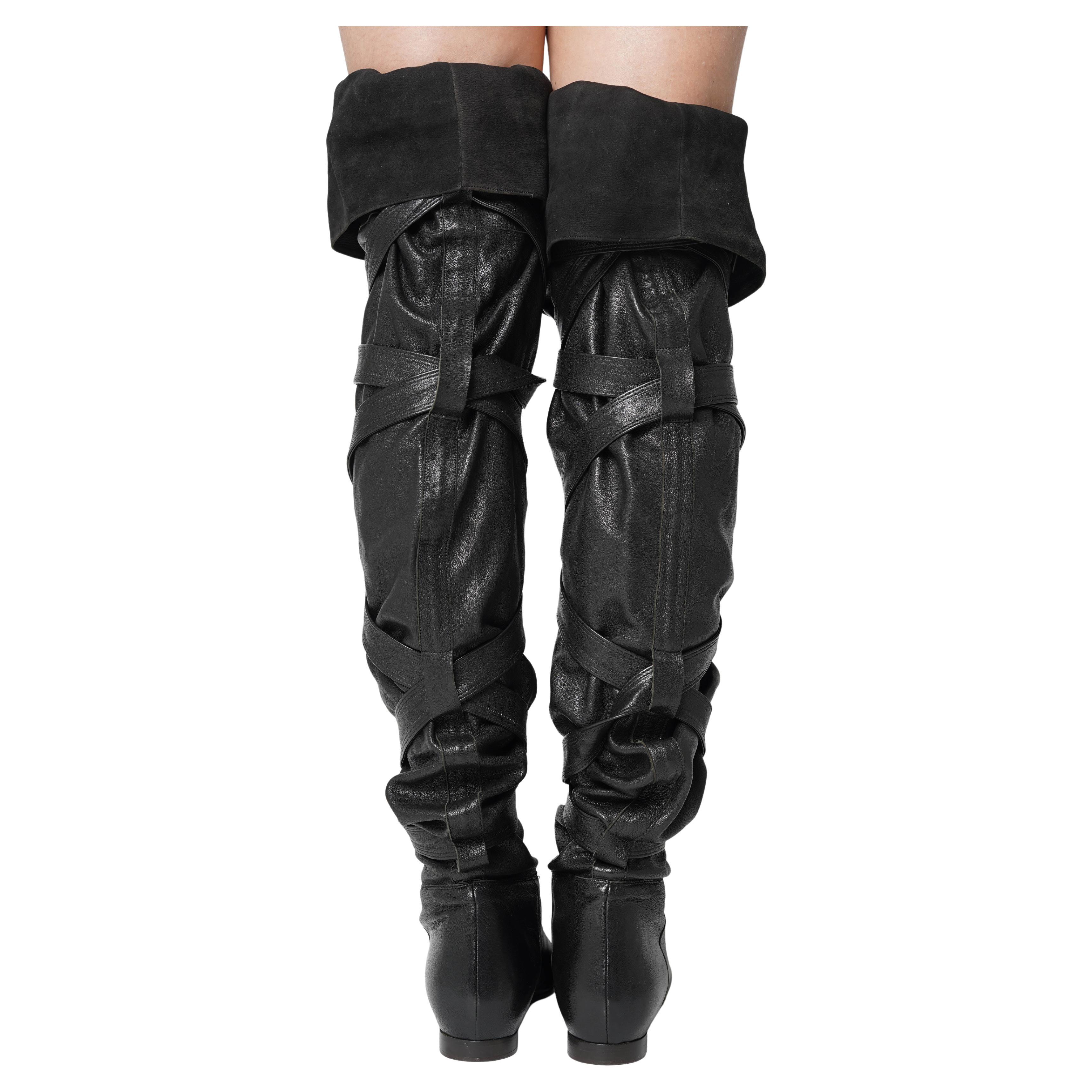 Chloé automne 2009 Runway Thigh-High Pirate Boots by Hannah MacGibbon Taille 37 Pour femmes en vente