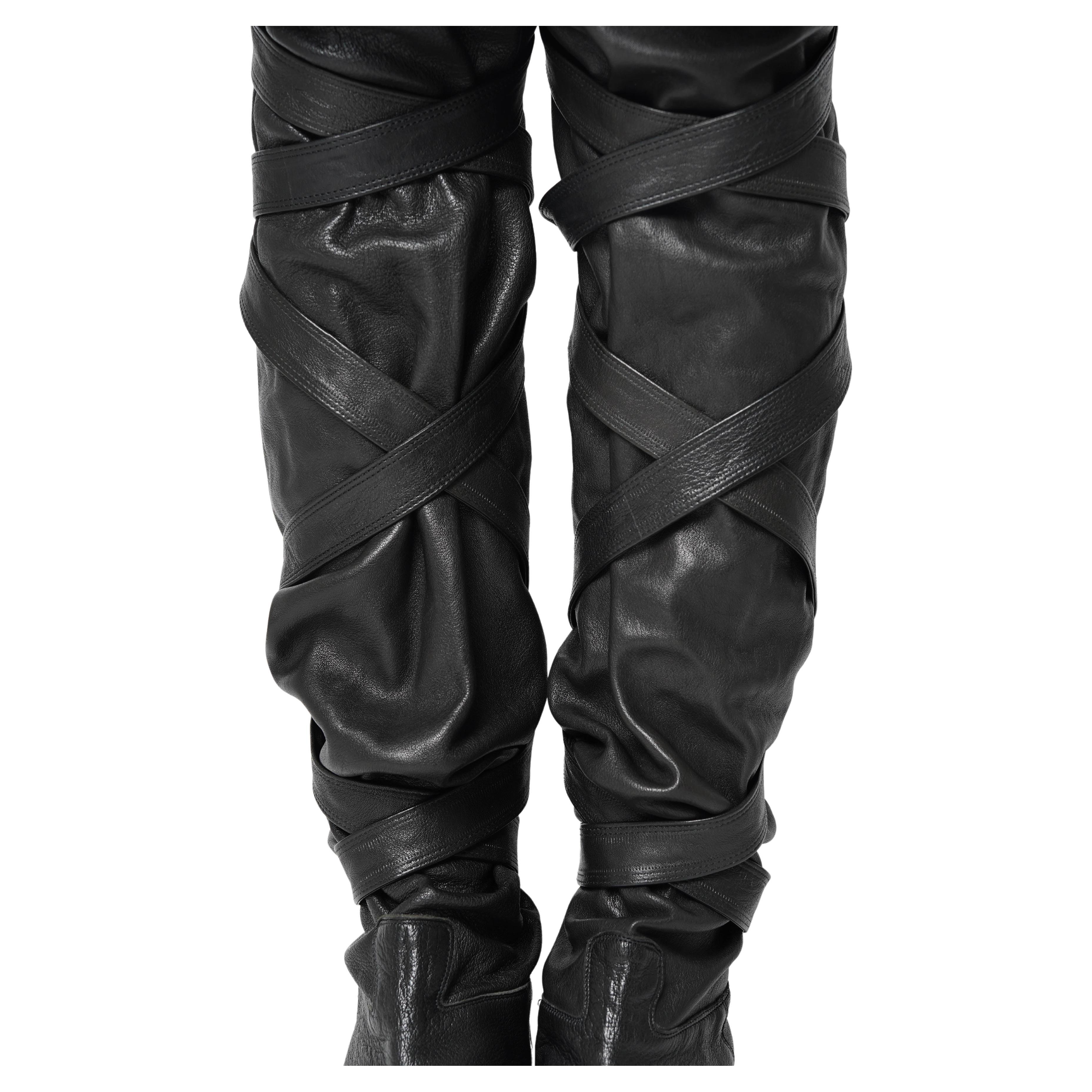 Chloé automne 2009 Runway Thigh-High Pirate Boots by Hannah MacGibbon Taille 37 en vente 4