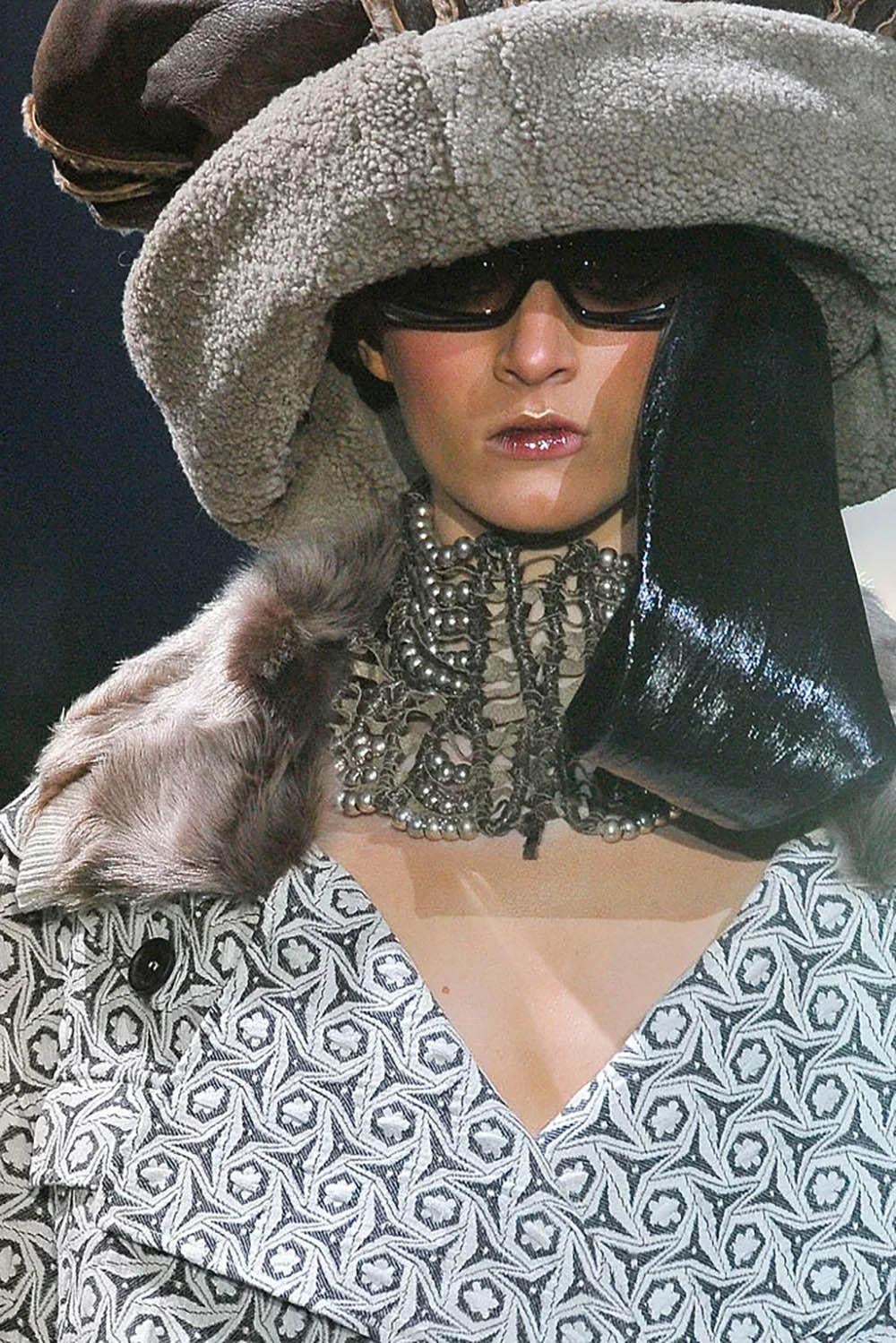 John Galliano A/I 2010: abito in seta con abbellimento in Swarovski in vendita 6