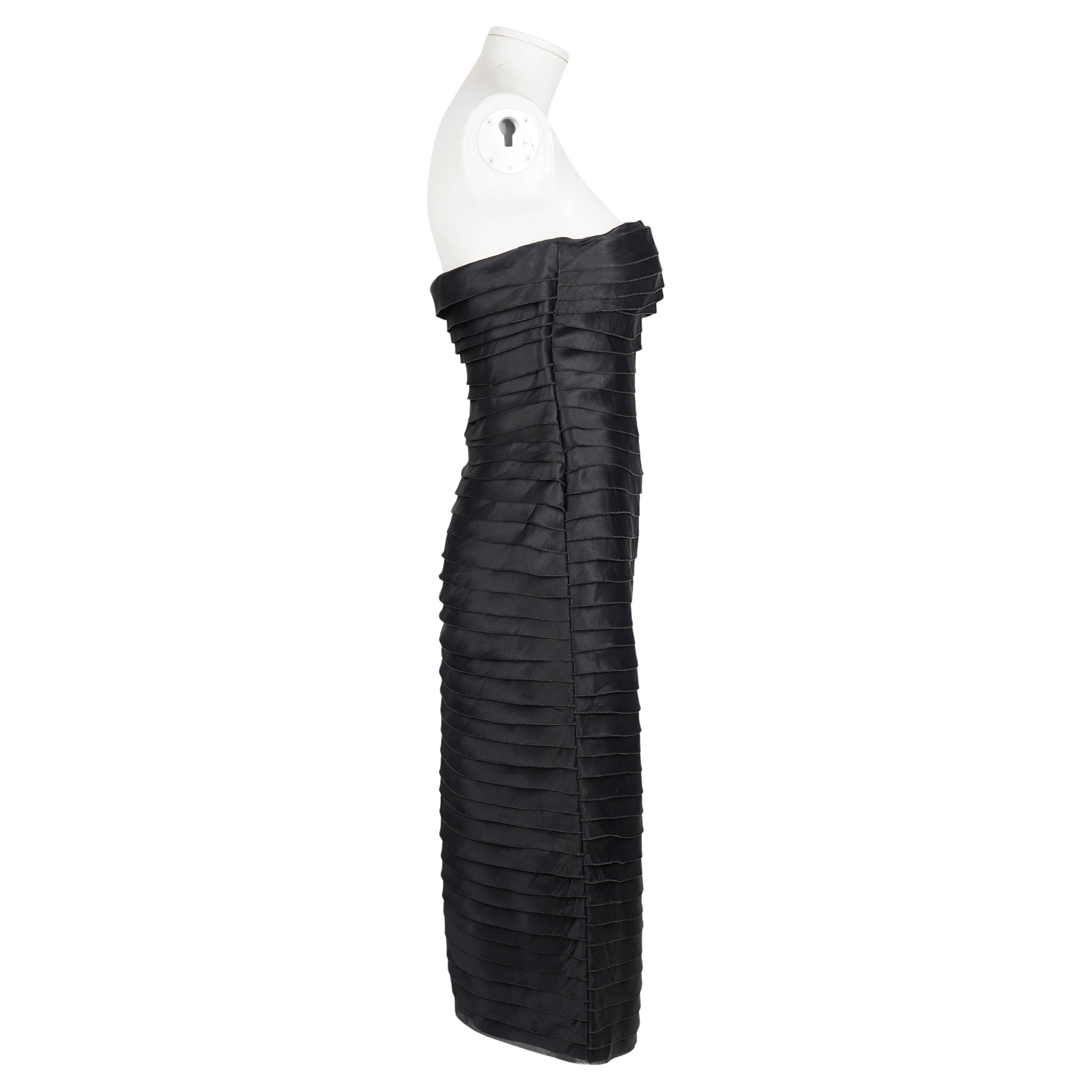 Gucci by Tom Ford S/S 2001 Trägerloses Bandagekleid aus Seide - IT 40 (Passt XS/XXS) im Angebot 3