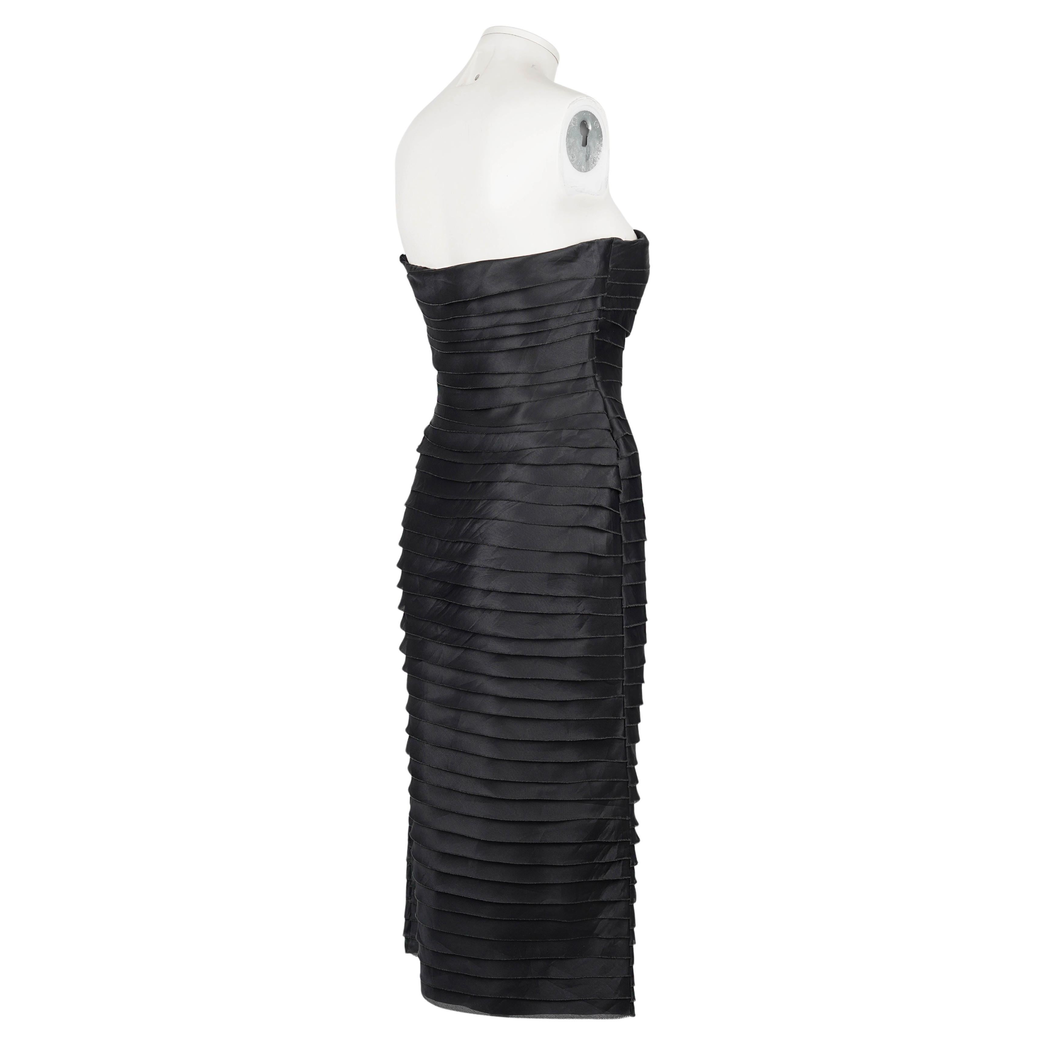 Gucci by Tom Ford S/S 2001 Trägerloses Bandagekleid aus Seide - IT 40 (Passt XS/XXS) im Zustand „Gut“ im Angebot in Berlin, DE