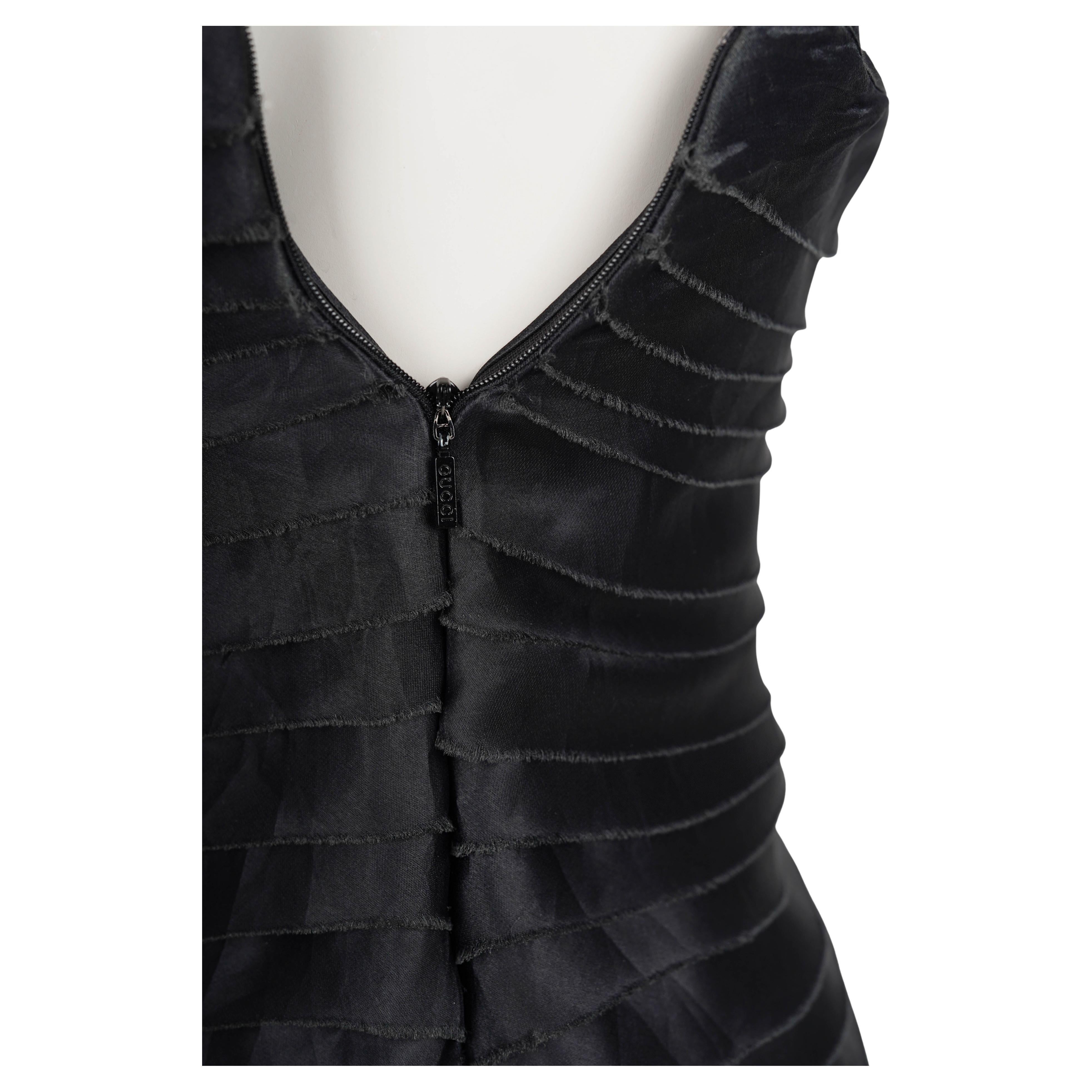 Gucci by Tom Ford S/S 2001 Trägerloses Bandagekleid aus Seide - IT 40 (Passt XS/XXS) (Schwarz) im Angebot