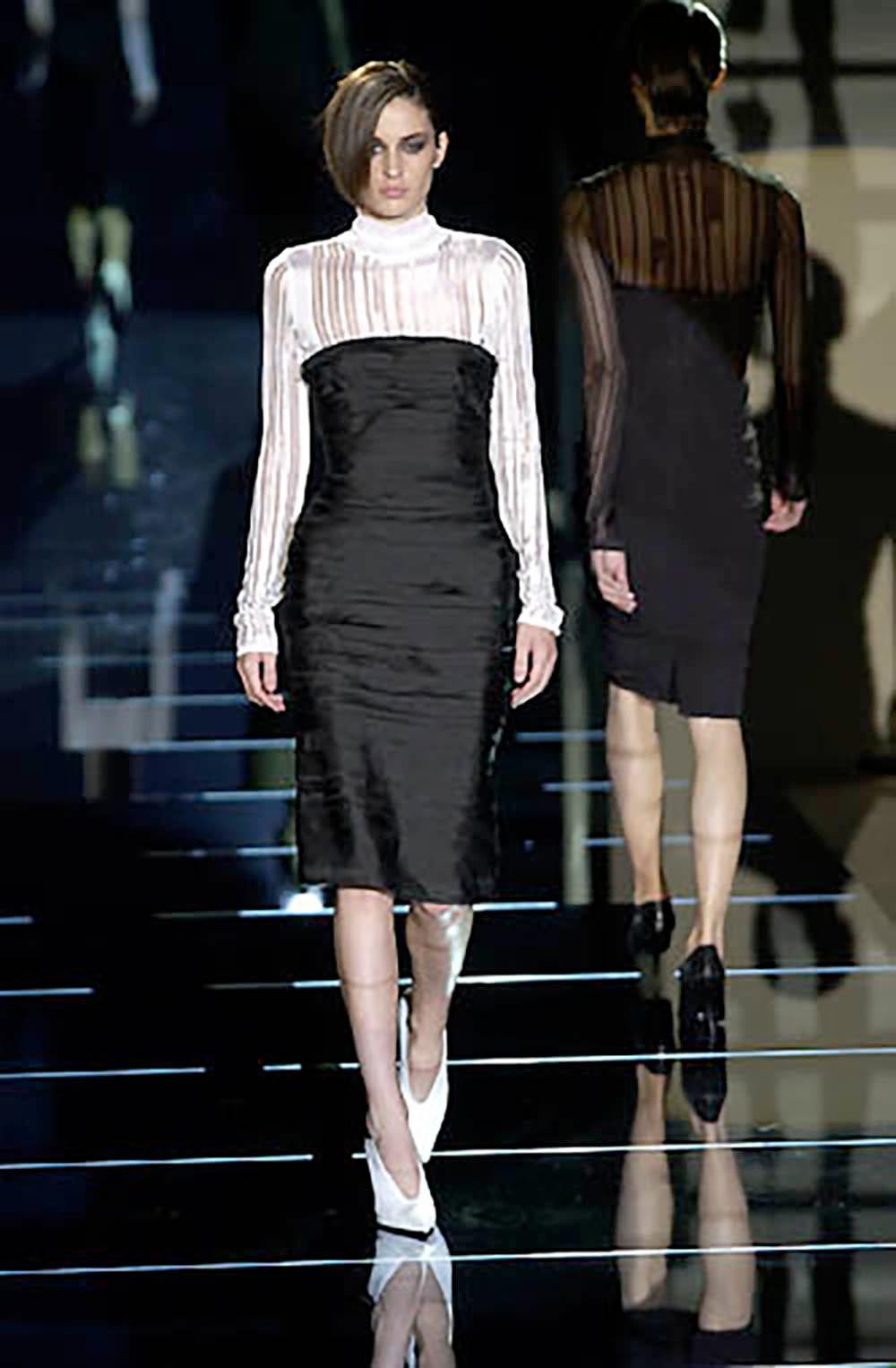Gucci by Tom Ford S/S 2001 Trägerloses Bandagekleid aus Seide - IT 40 (Passt XS/XXS) im Angebot 5