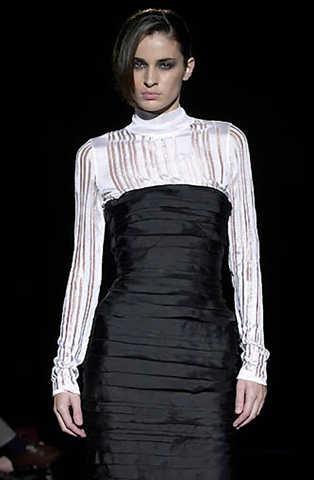 Gucci by Tom Ford S/S 2001 Trägerloses Bandagekleid aus Seide - IT 40 (Passt XS/XXS) im Angebot 6
