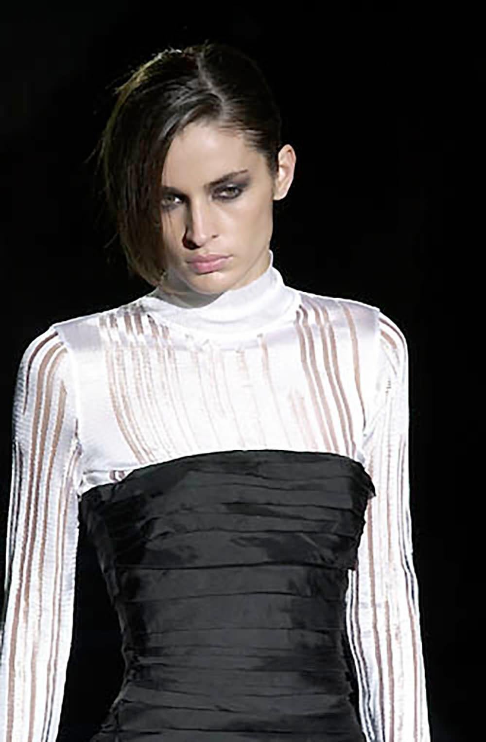 Gucci by Tom Ford S/S 2001 Trägerloses Bandagekleid aus Seide - IT 40 (Passt XS/XXS) im Angebot 7