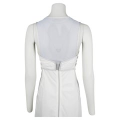 Prada Sport Frühjahr/Sommer 2000 – Midi-Kleid in Eierschalenfarbe aus technischem Stoff mit Schnürung und Mesh-Einsätzen, IT40