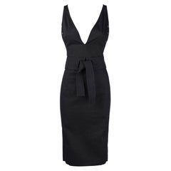 Gucci par Tom Ford, collection printemps-été 2003, robe noire en coton à décolleté plongeant et ceinture, référence IT44