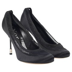 Dior by John Galliano Herbst/Winter 2006 Laufsteg – Schwarze Schuhe aus Satin und Mesh mit skulpturalem Absatz, Größe 36