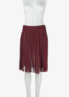 Falda plisada de seda con lunares burdeos de Prada, colección Primavera/Verano 2000, IT40