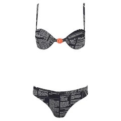Bikini de John Galliano de los años 2010 con estampado de periódico, con las etiquetas originales, talla IT42