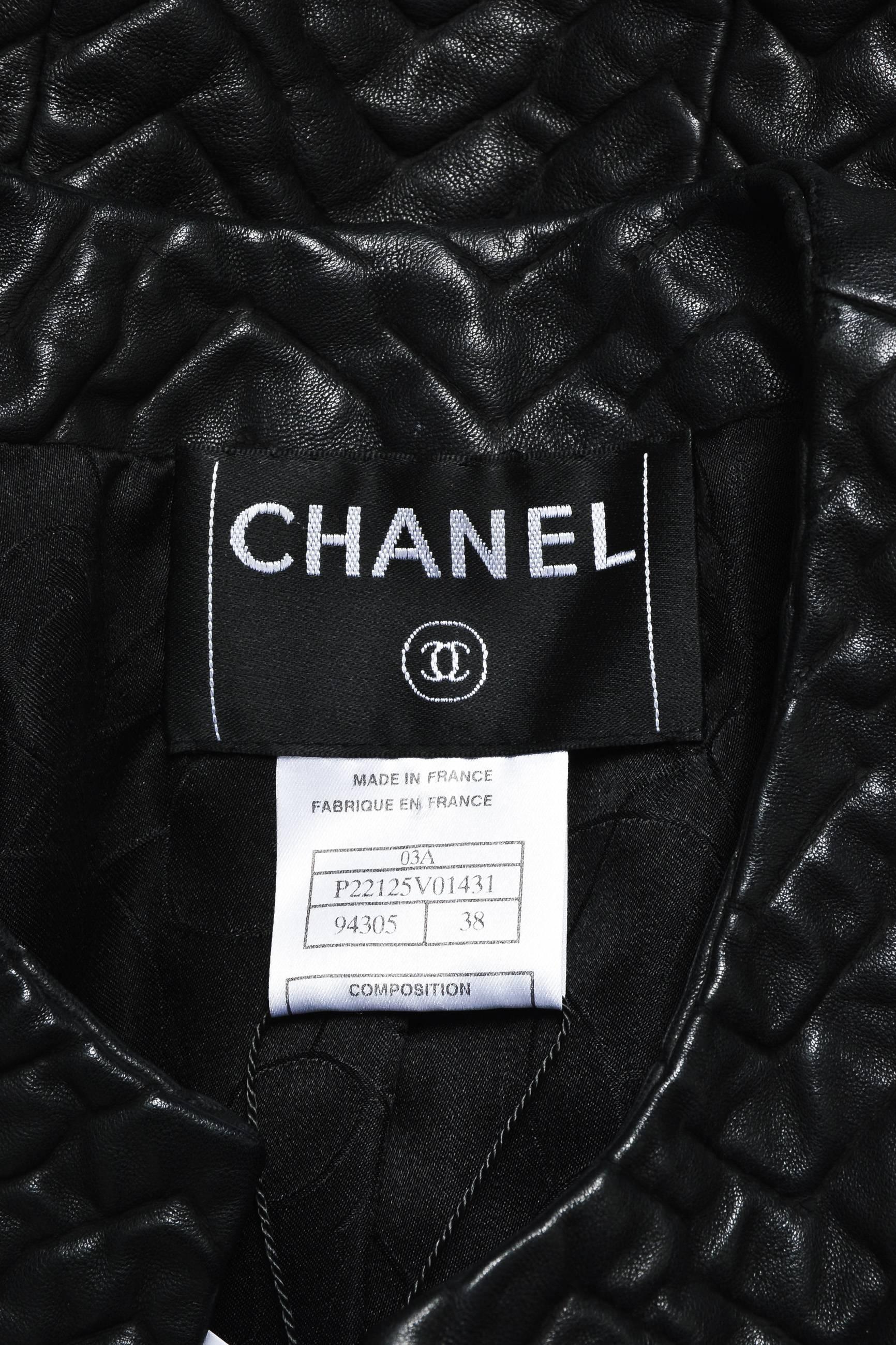 Women's Chanel Black Textured Leather Long Sleeve Collarless Cropped Jacket SZ 38 For Sale