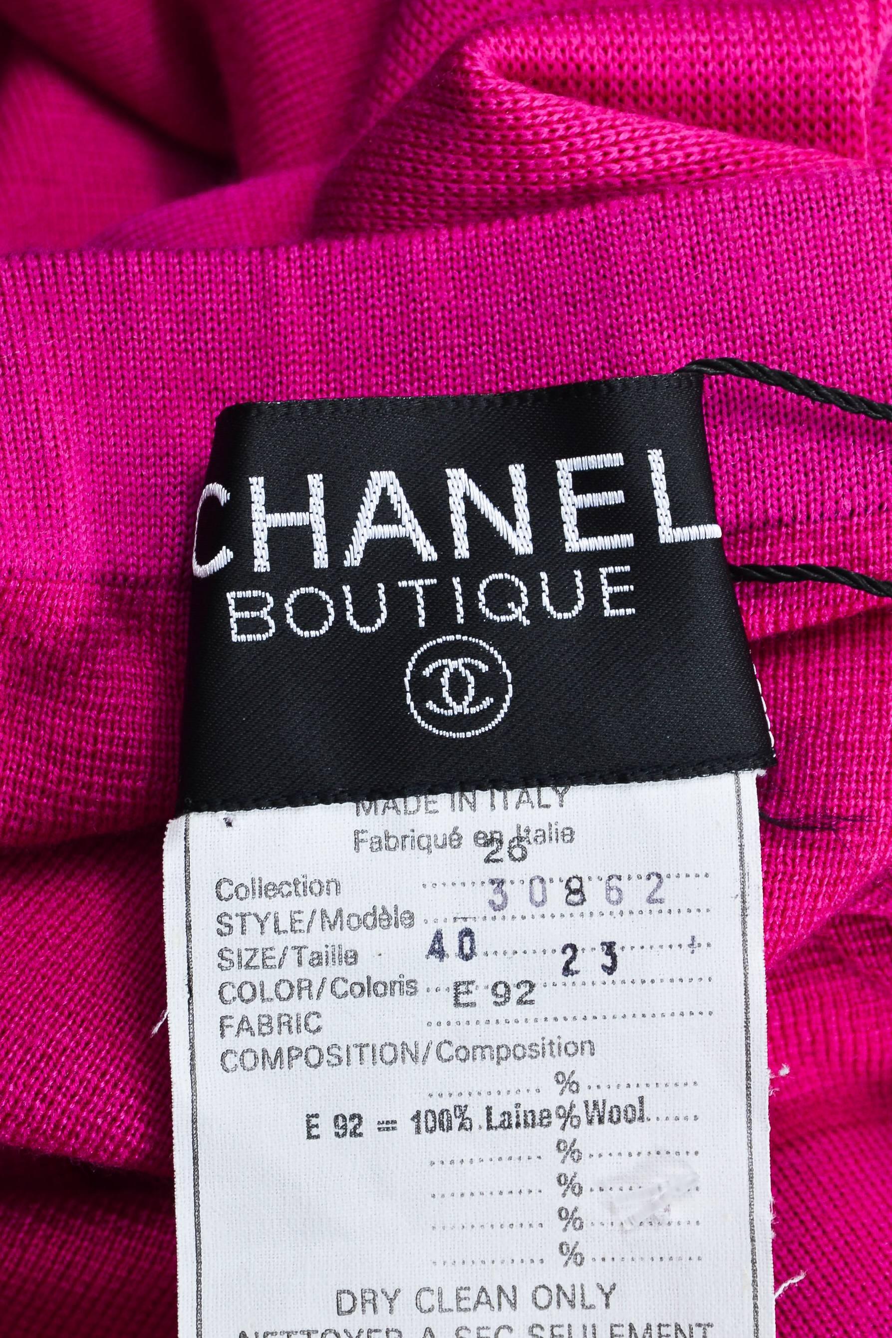 Women's Vintage Chanel Boutique Magenta Pink Wool Knit Pleated Knee Length Skirt SZ 40 For Sale