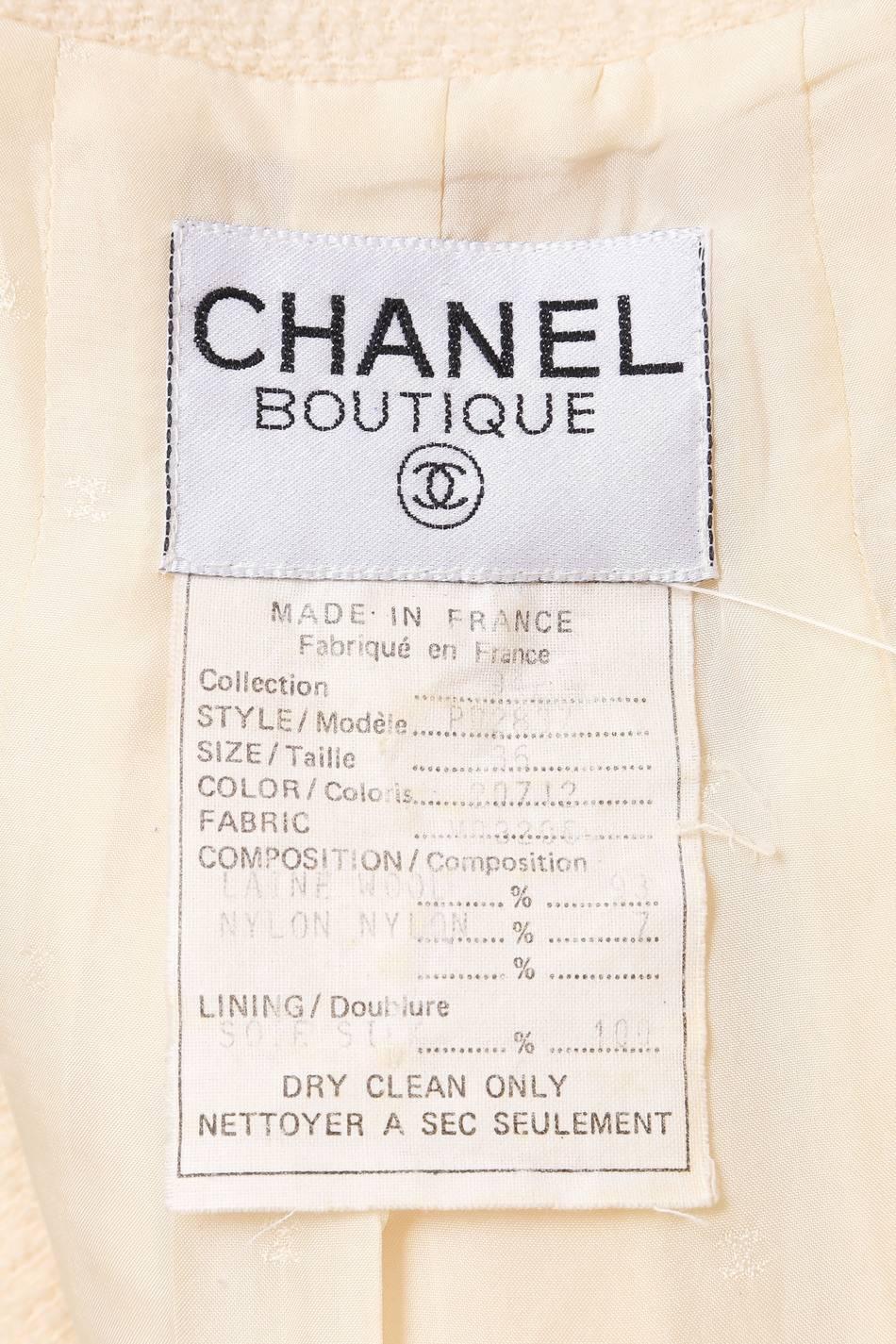Vintage Chanel 94P Cream Wool Tweed 'CC' Button Skirt Suit SZ 36 For Sale 1