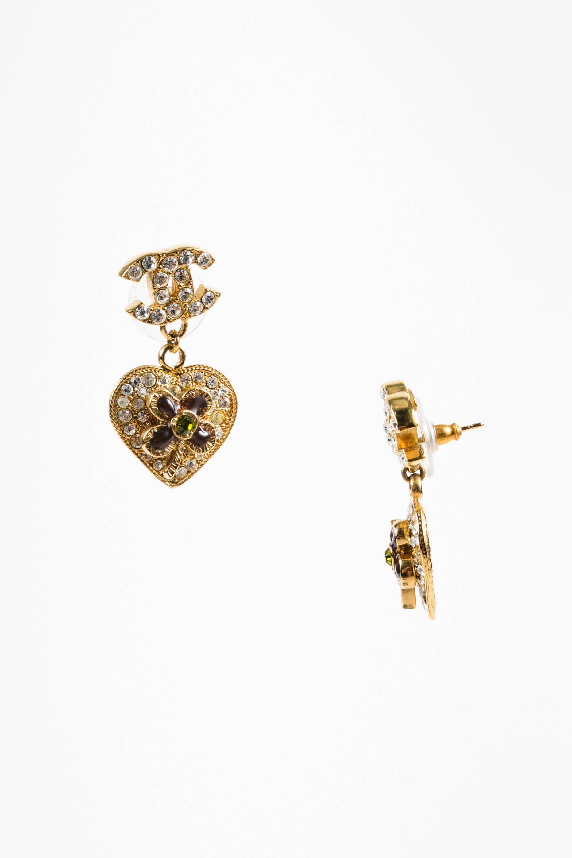 Chanel 05P Gold Tone & Green Crystal & Gripoix Heart & Clover 'CC' Drop Earrings In Excellent Condition For Sale In Chicago, IL