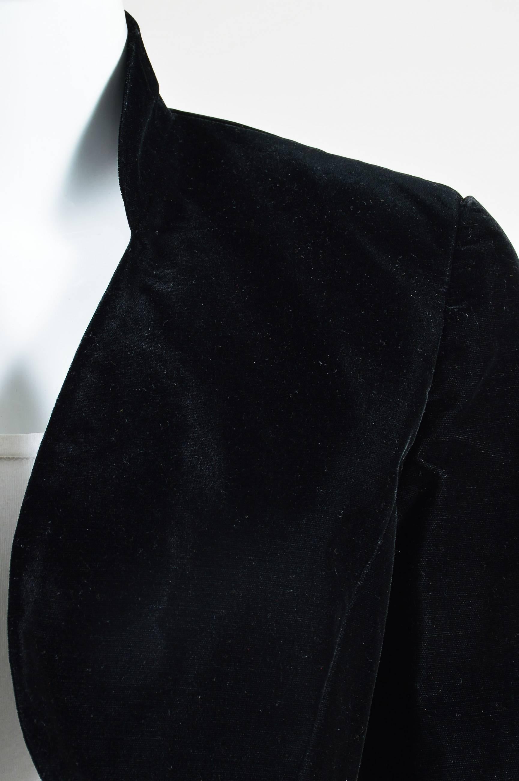 Vintage Escada Black Velvet Cropped Bolero Jacket SZ 42 In Good Condition For Sale In Chicago, IL