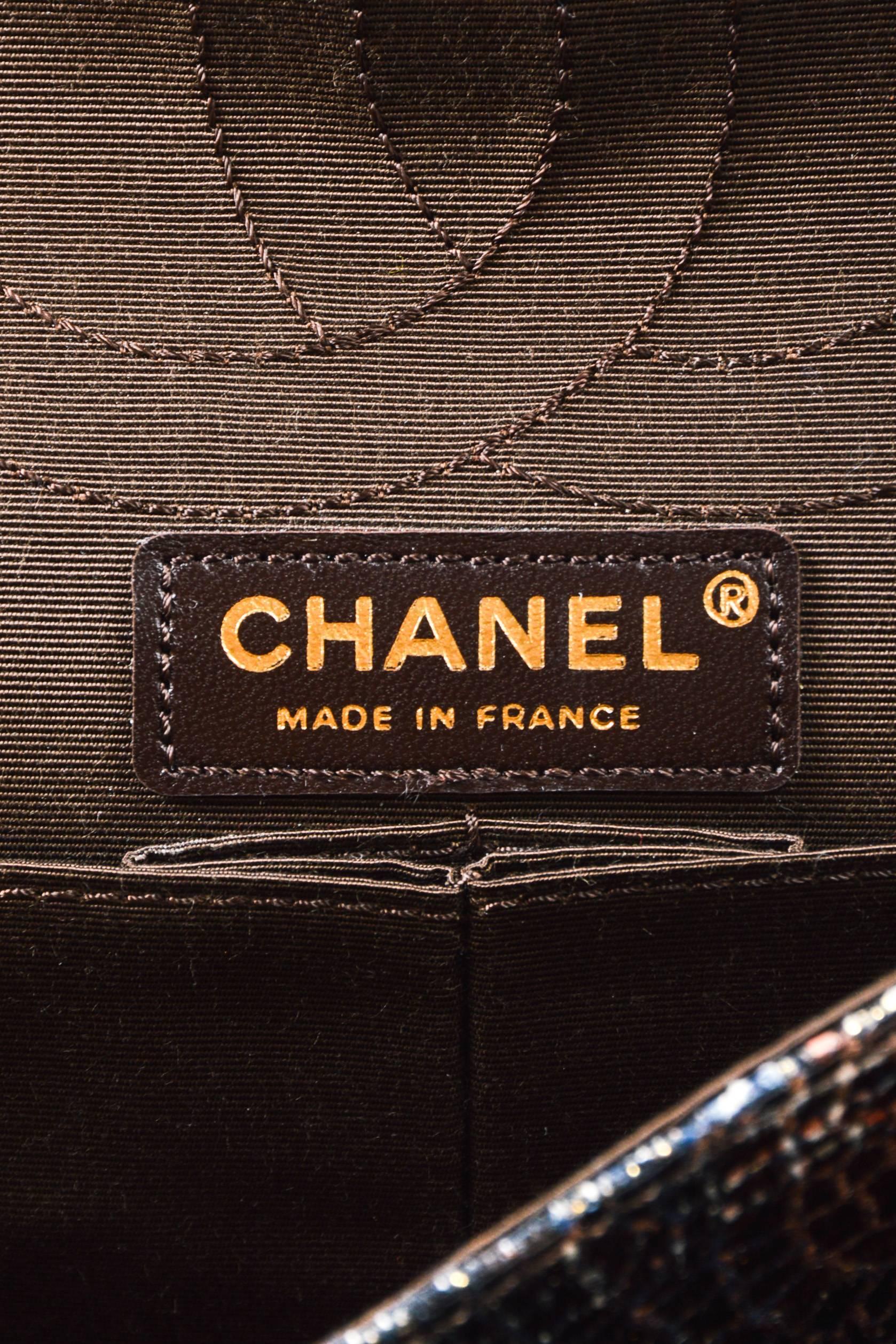 Chanel Special Edition Gray Coated Lacquered Tweed Gold Hardware Crossbody Bag For Sale 2