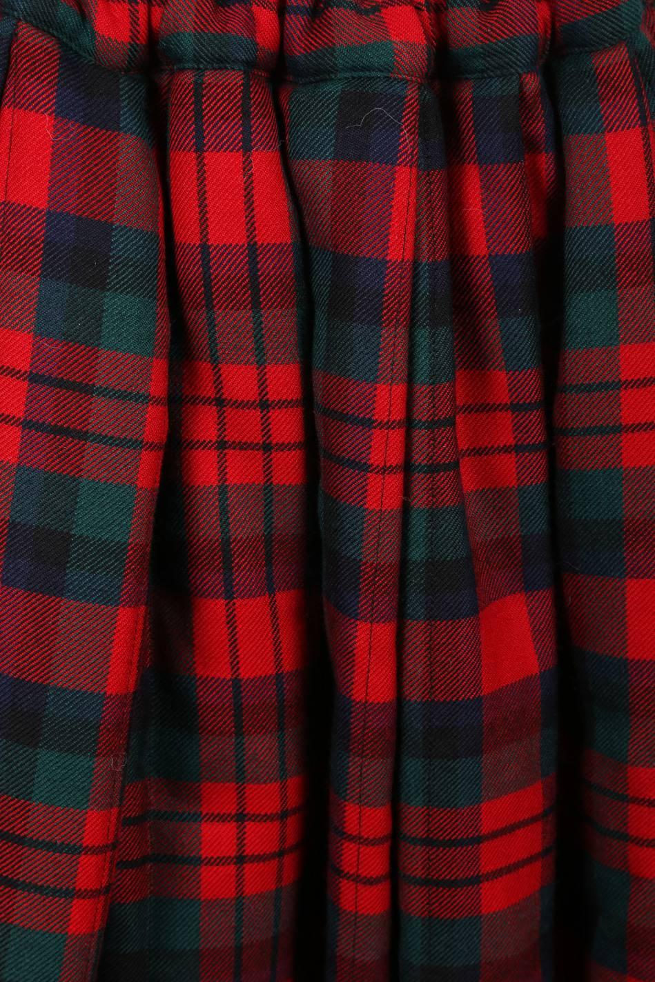 Comme des Garcons Red Green Multicolor Wool Plaid Padded Full Skirt Size XS In Good Condition For Sale In Chicago, IL