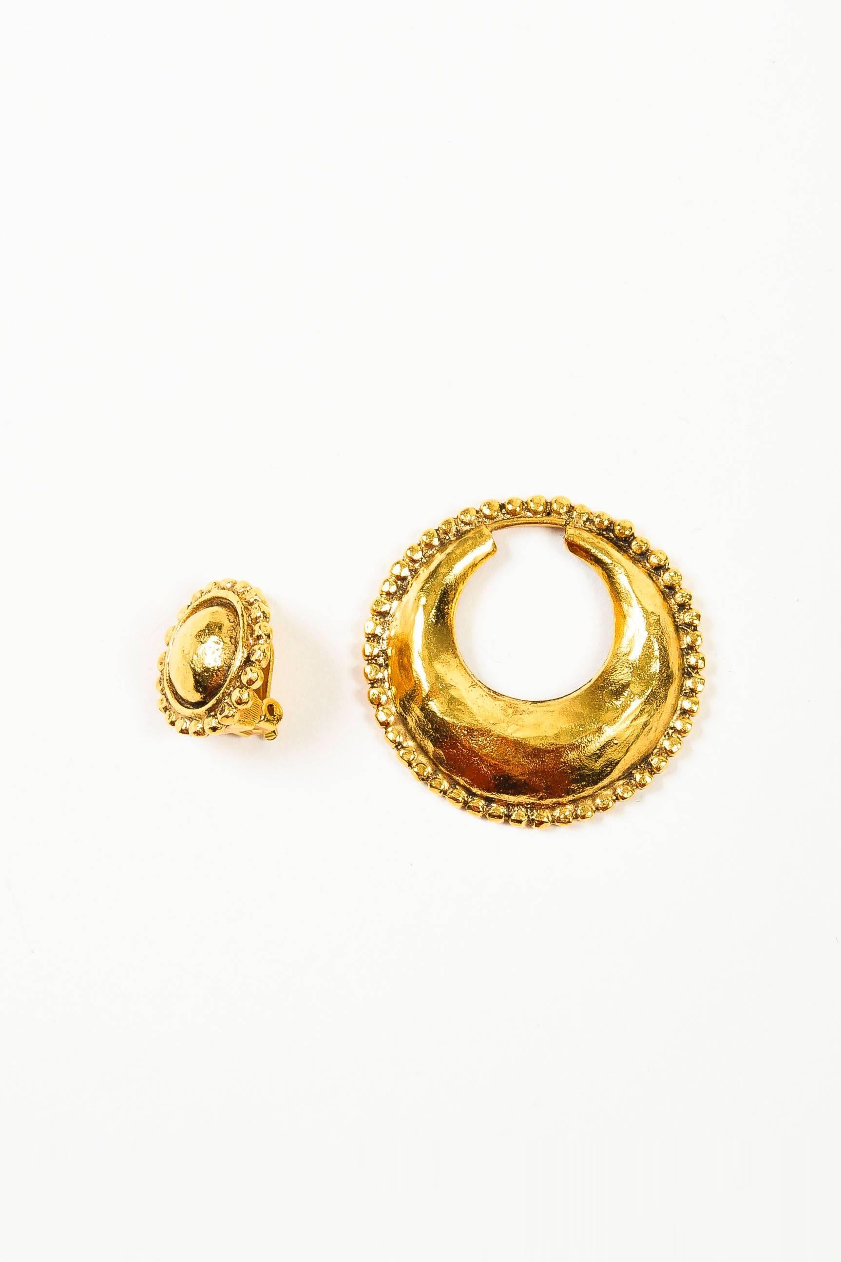 Women's Vintage Chanel Gold Tone Hammered Convertible Hoop Clip On Earrings For Sale