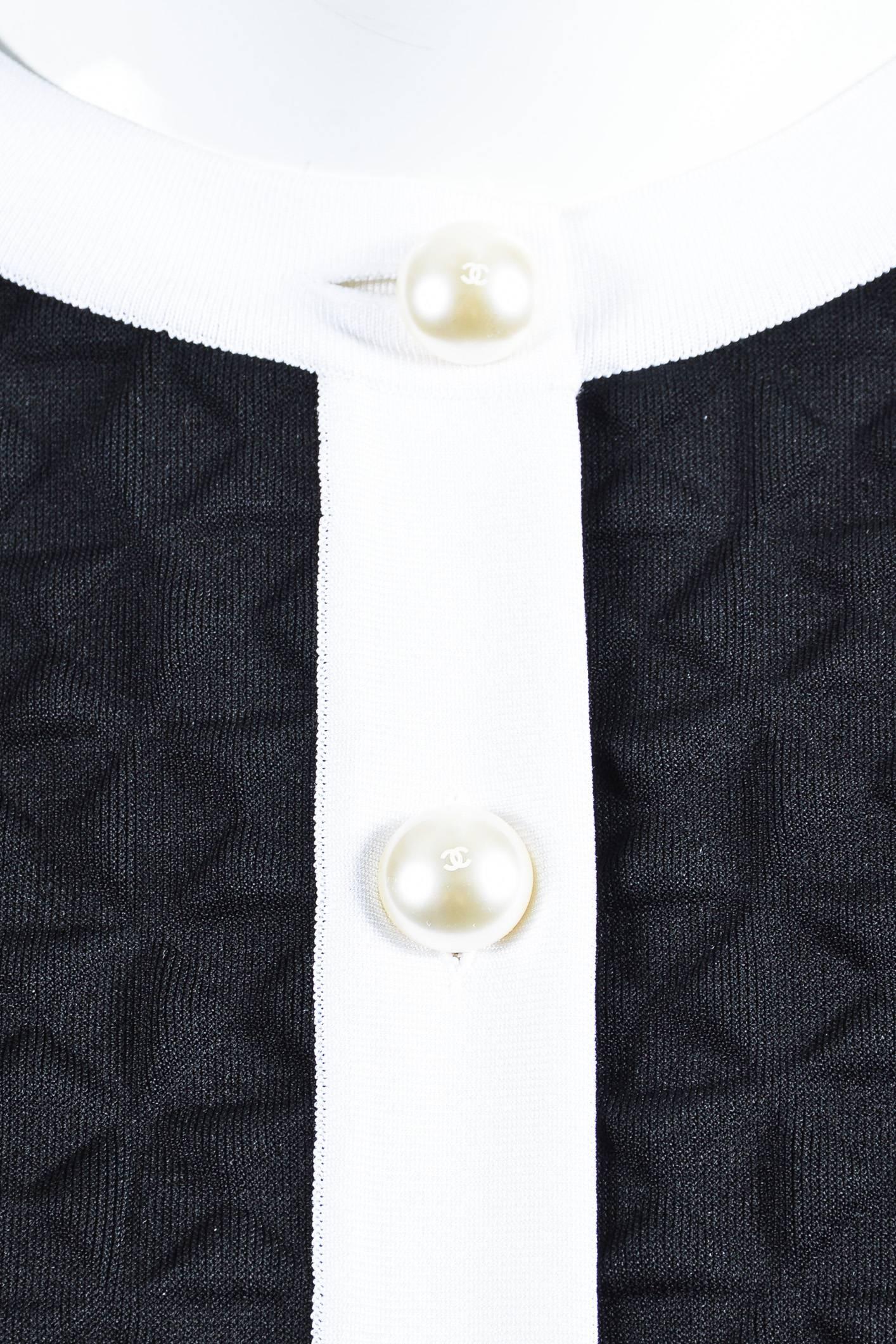 Women's Chanel New With Tag $4245 Black White Textured Faux Pearl Button LS Jacket SZ 40 For Sale