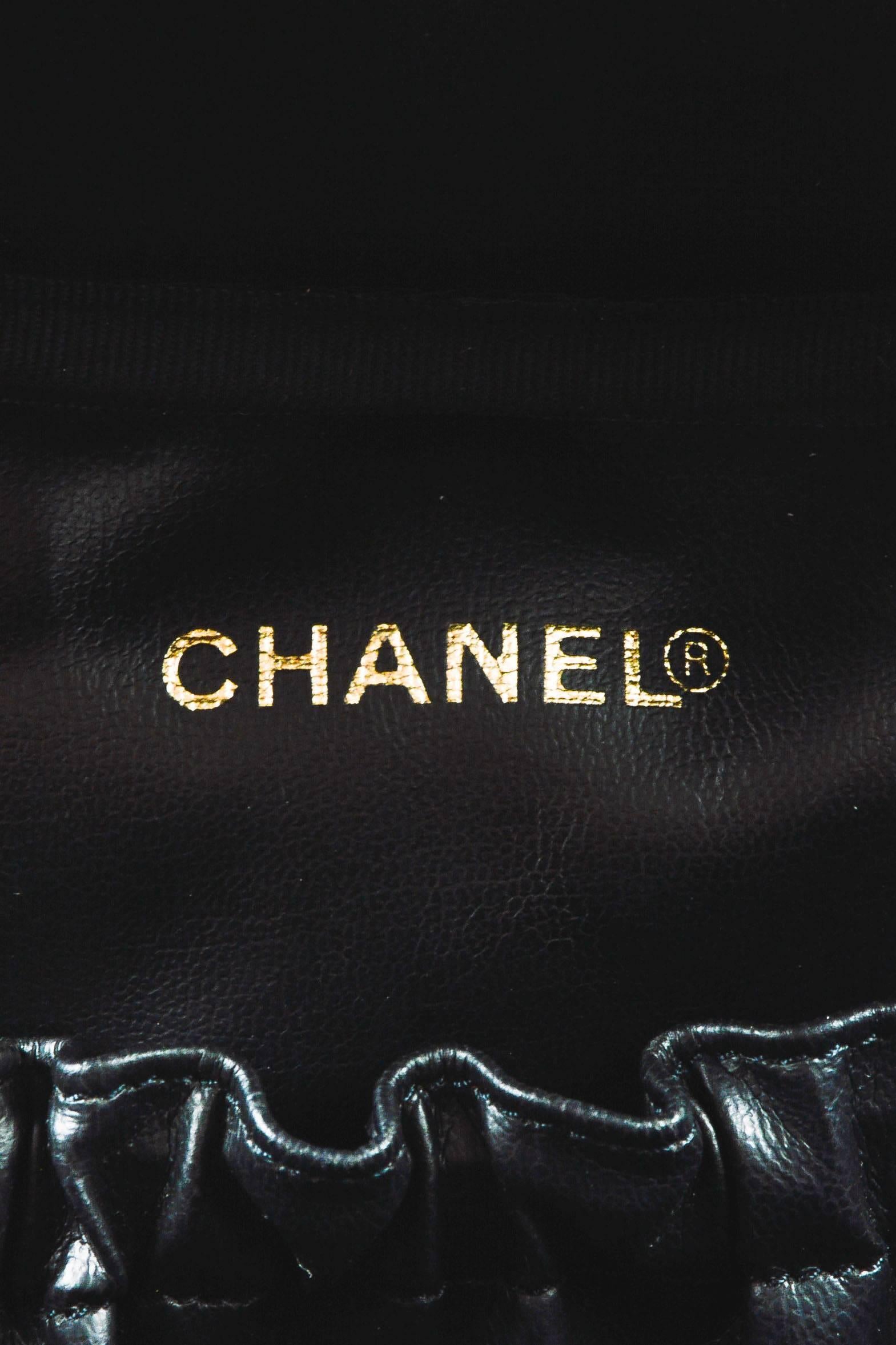 Chanel Black Patent Leather 'CC' Logo Zip Around Cosmetic Vanity Case Bag 3