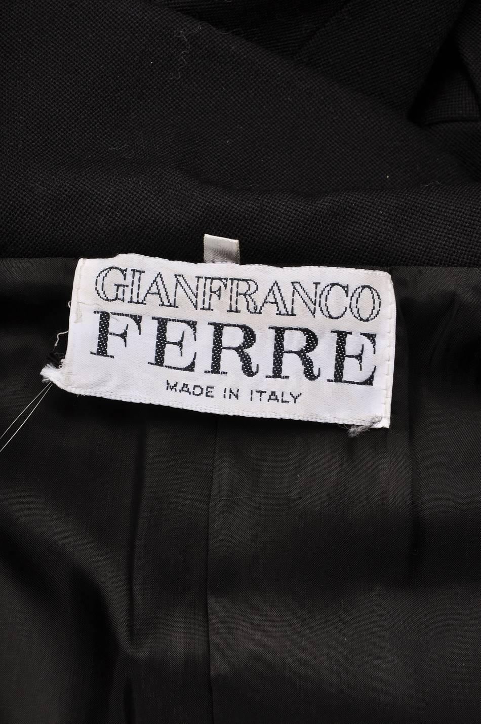Women's Vintage Gianfranco Ferre Black Wool Double Breasted Coat Size 40 For Sale