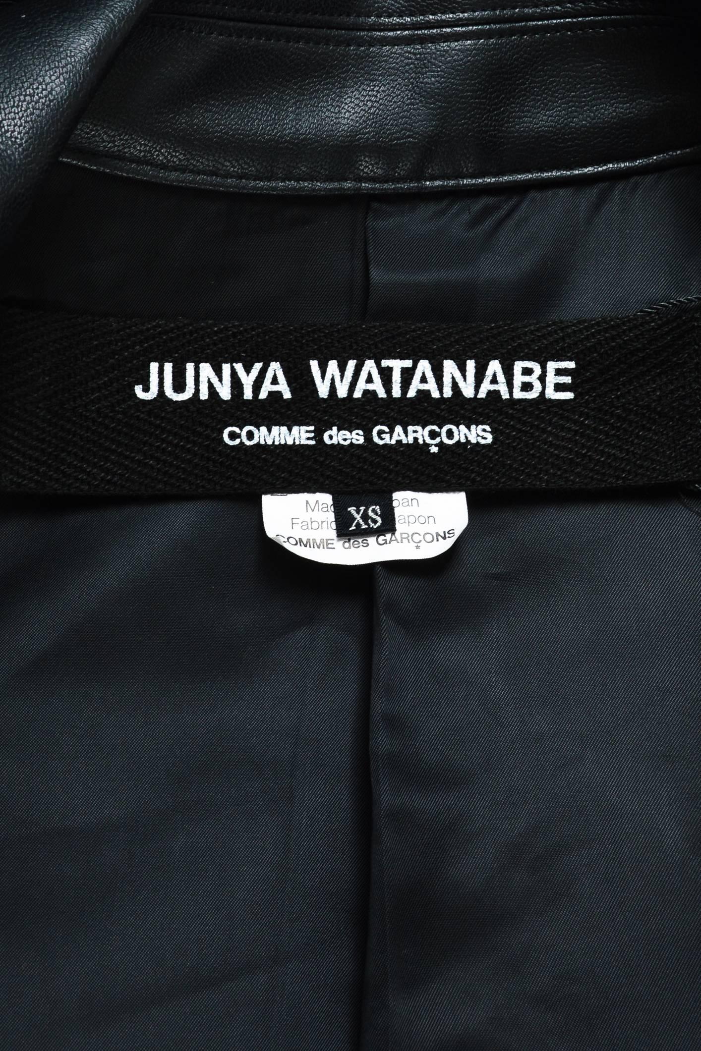 Junya Watanabe Comme des Garcons Black Faux Leather Ribbed Zip Trench Coat SZ XS In Excellent Condition For Sale In Chicago, IL