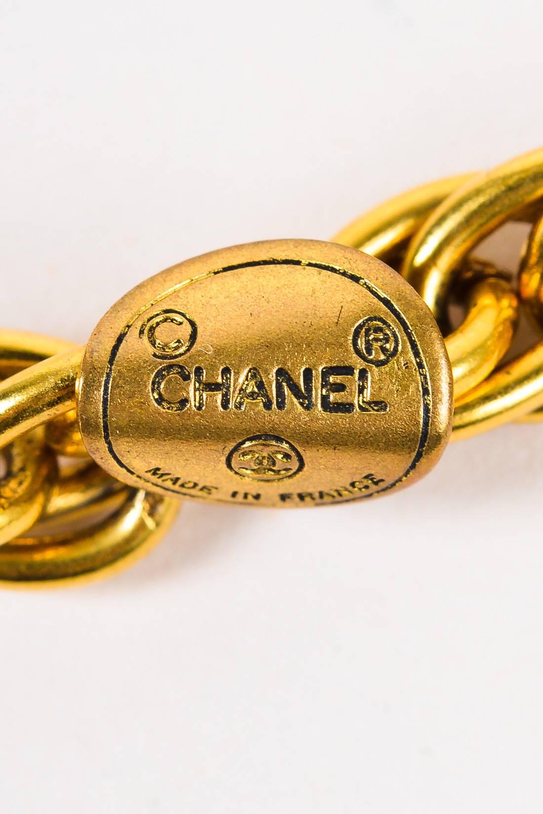 Vintage Chanel Gold Tone 'CC' Oval Station Single Strand Chain Necklace For Sale 1