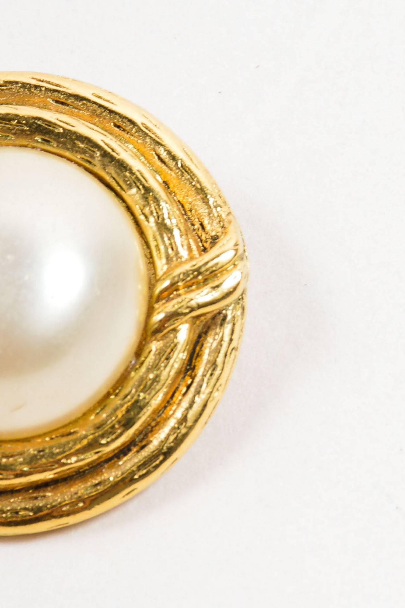 Vintage Chanel Gold Tone White Faux Pearl Round Clip On Earrings In Good Condition For Sale In Chicago, IL