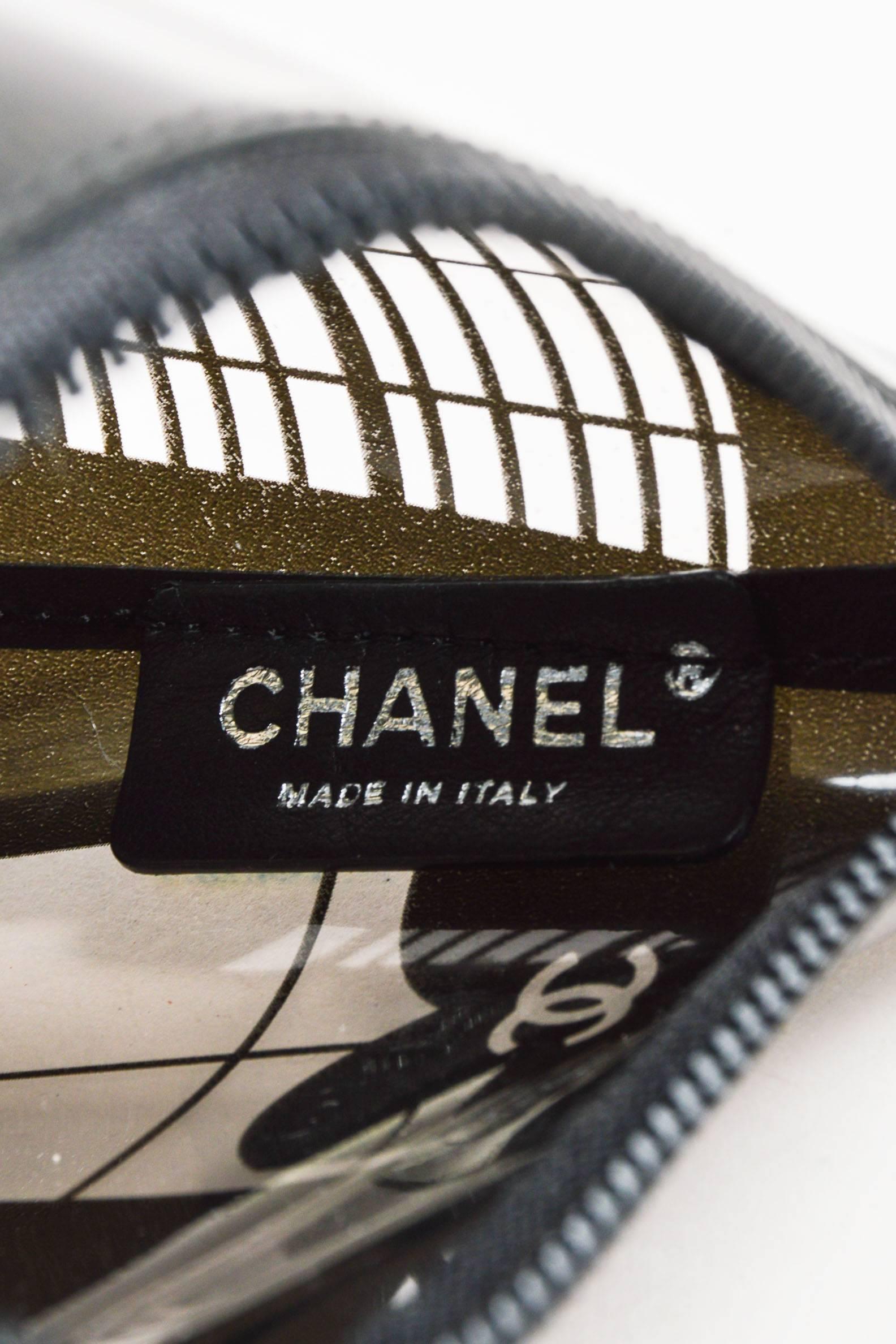 Chanel 03P Clear Black Vinyl Coco Window Pane Acrylic Chain Strap Shoulder Bag For Sale 2