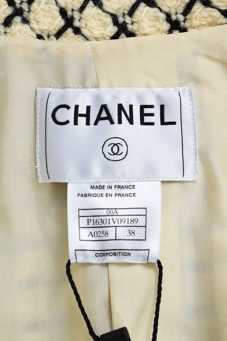 Chanel New Black Cream Tweed Belted Coat Size 38 In New Condition For Sale In Chicago, IL