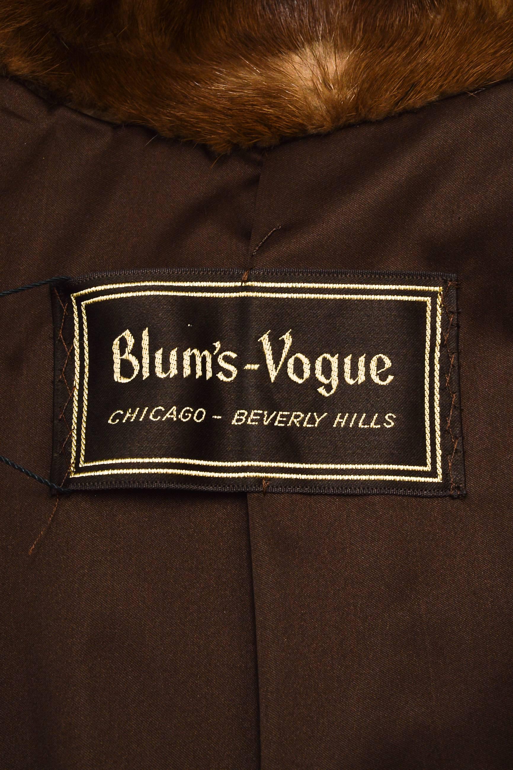 Vintage Oscar de la Renta Brown Fur Collared Long Coat In Good Condition For Sale In Chicago, IL